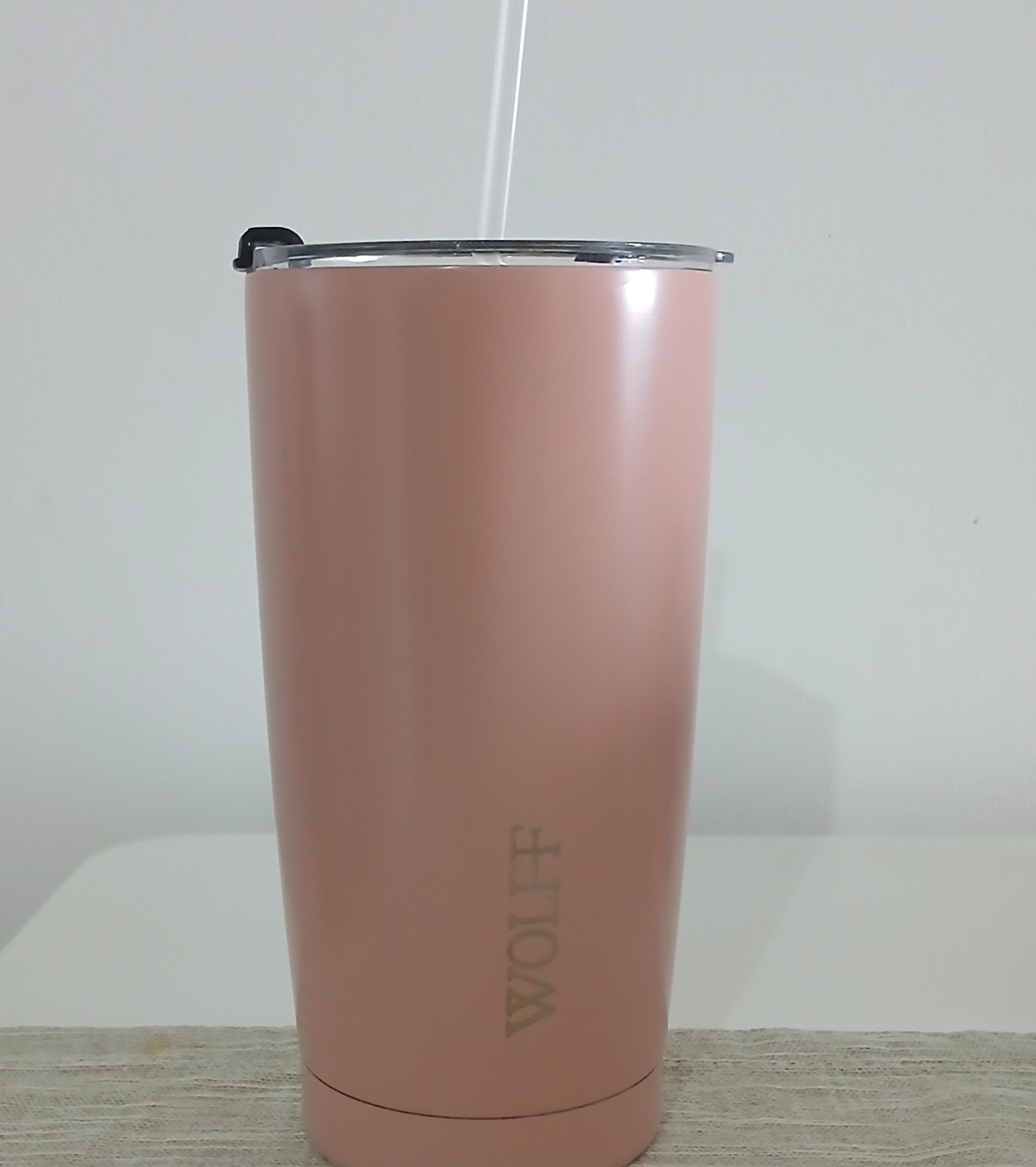Copo térmico. Marca Wolff. Ótimo pra levar café para o trabalho e ir tomando no caminho 🛣🚘☕️⭐️