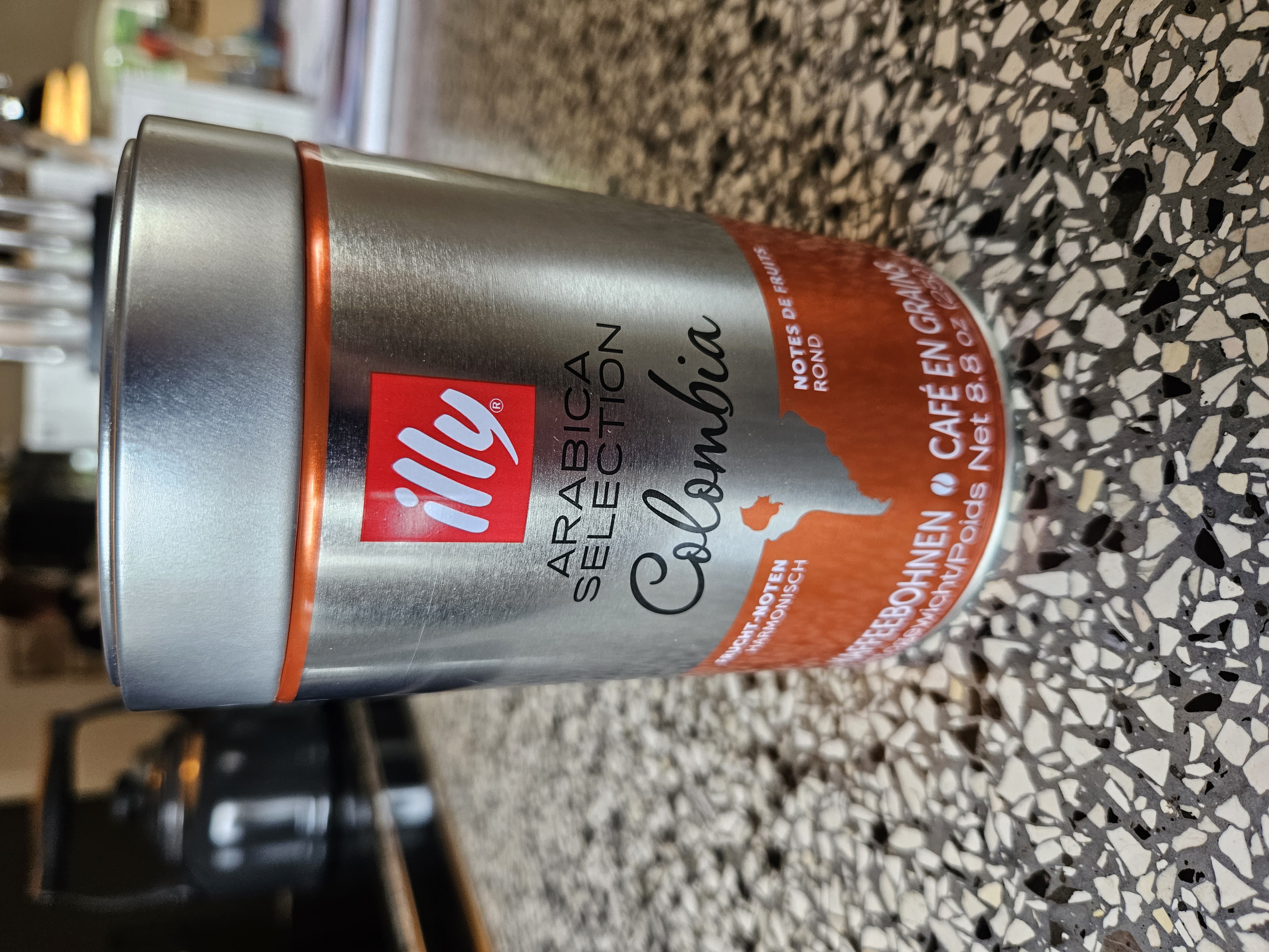 Soft and shallow, little fruity, bit sour. Ok.