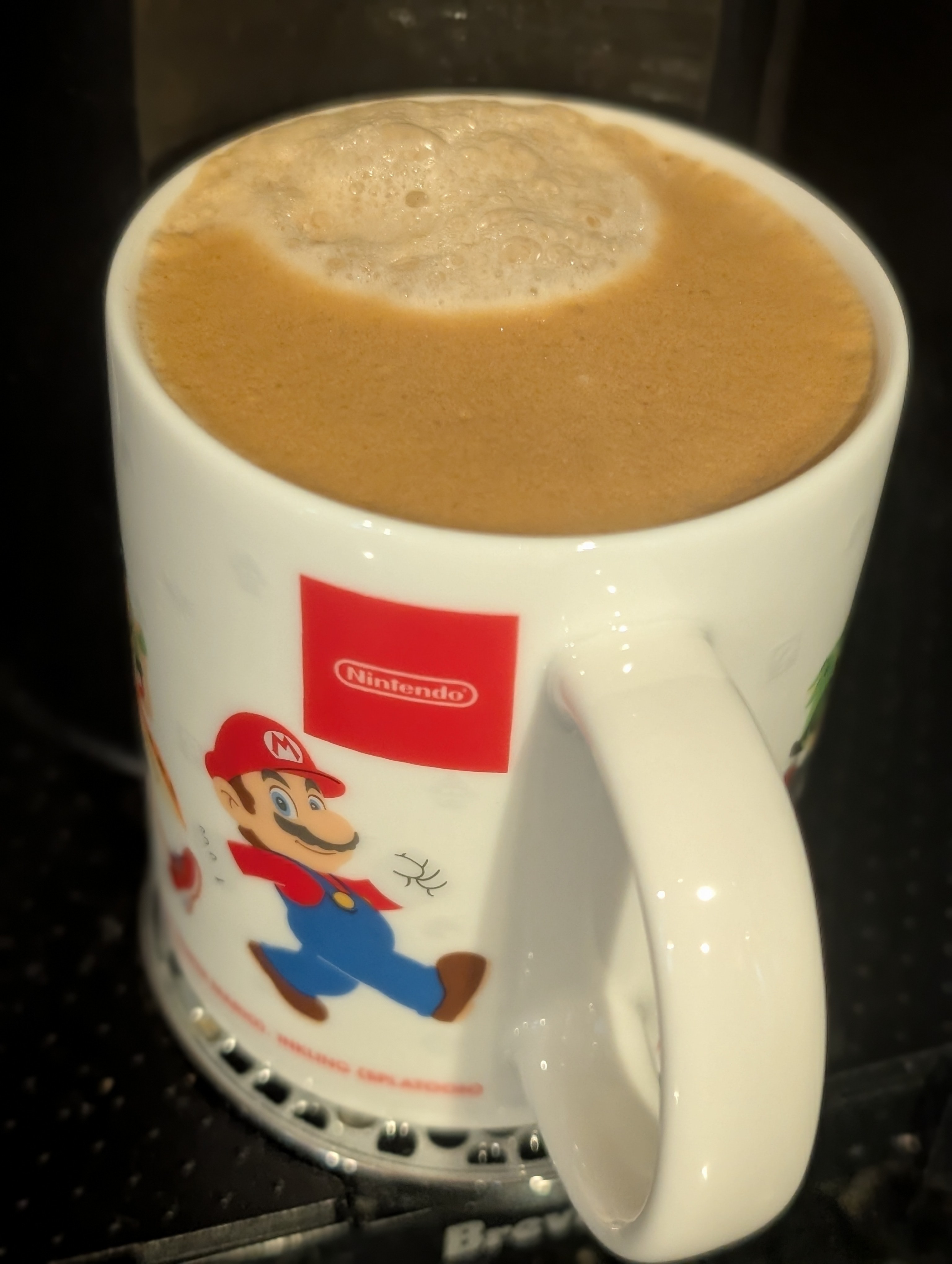 Still getting used to this slightly smaller mug.  The crema is just about to overflow.