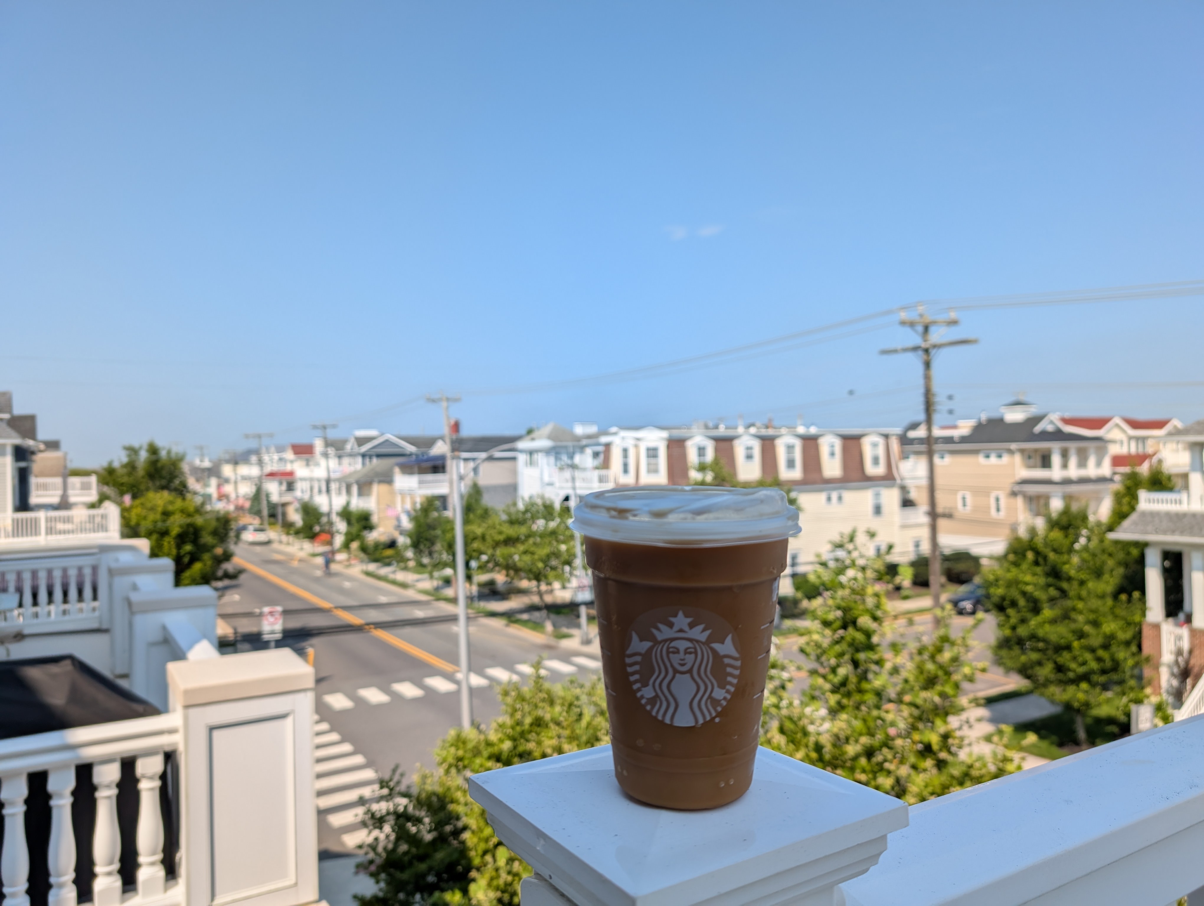 Having nitro with breakfast (strawberries with coconut flakes and Nutella on toast) before a hot (100⁰F) day at the beach