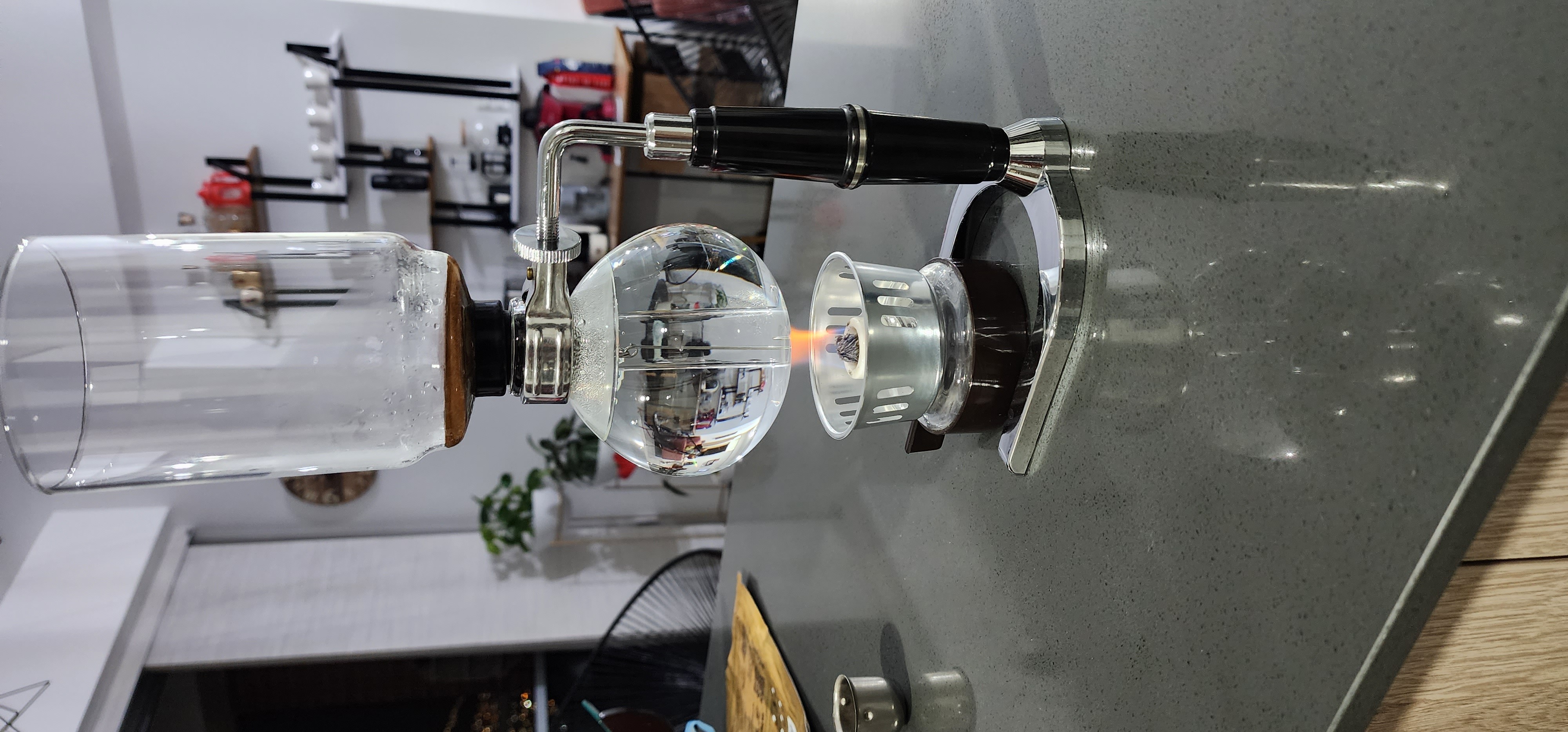 Hoy preparo mi café en sifón Japonés.