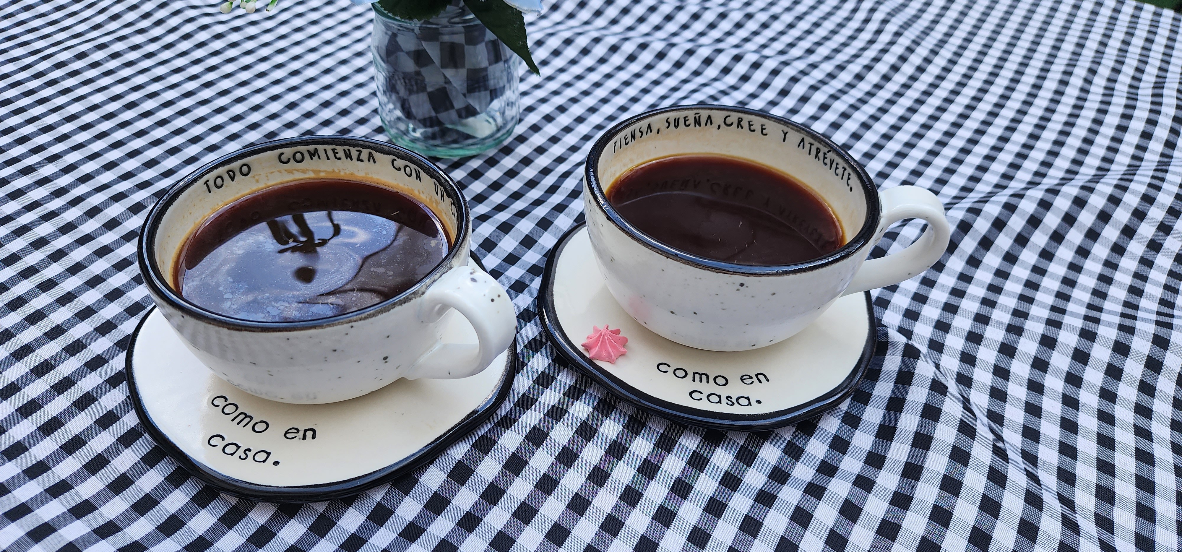 Nada mejor que conocer un sitio nuevo agradable y que te sirvan un buen café, y lo mejor compartir de esta bebida con alguien.