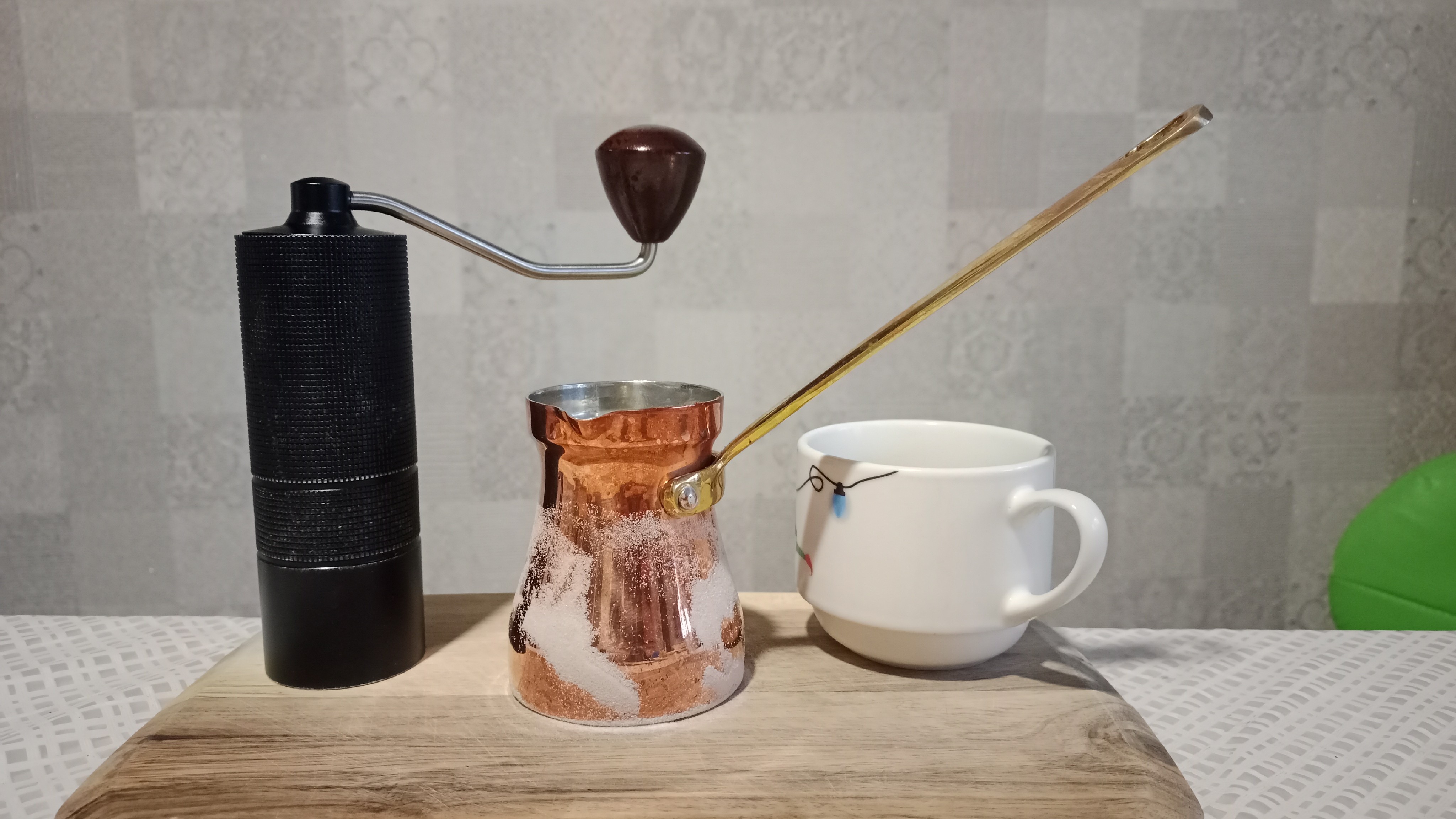 Keepin' on with my sand experiments. Today I managed to heat it up over 200 degrees. Feels good. The drink's got a rich flavor. I'm really diggin' this whole thing. I'll keep goin'.