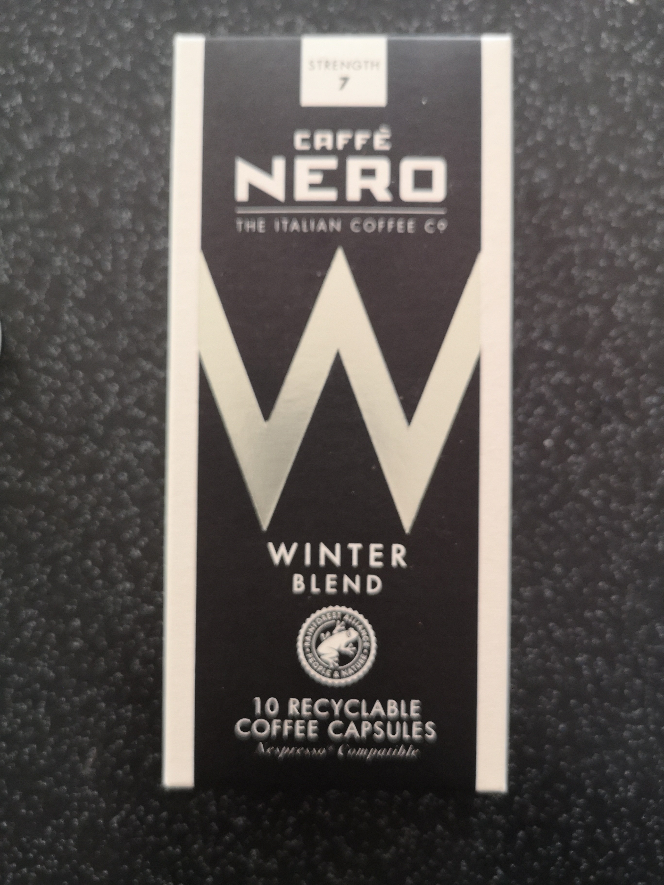 A pleasantly light espresso, sweet and with a slight note of orange.
Bitterness: 3/5
Sweetness: 4/5
Acidity: 3/5
Body: 3/5