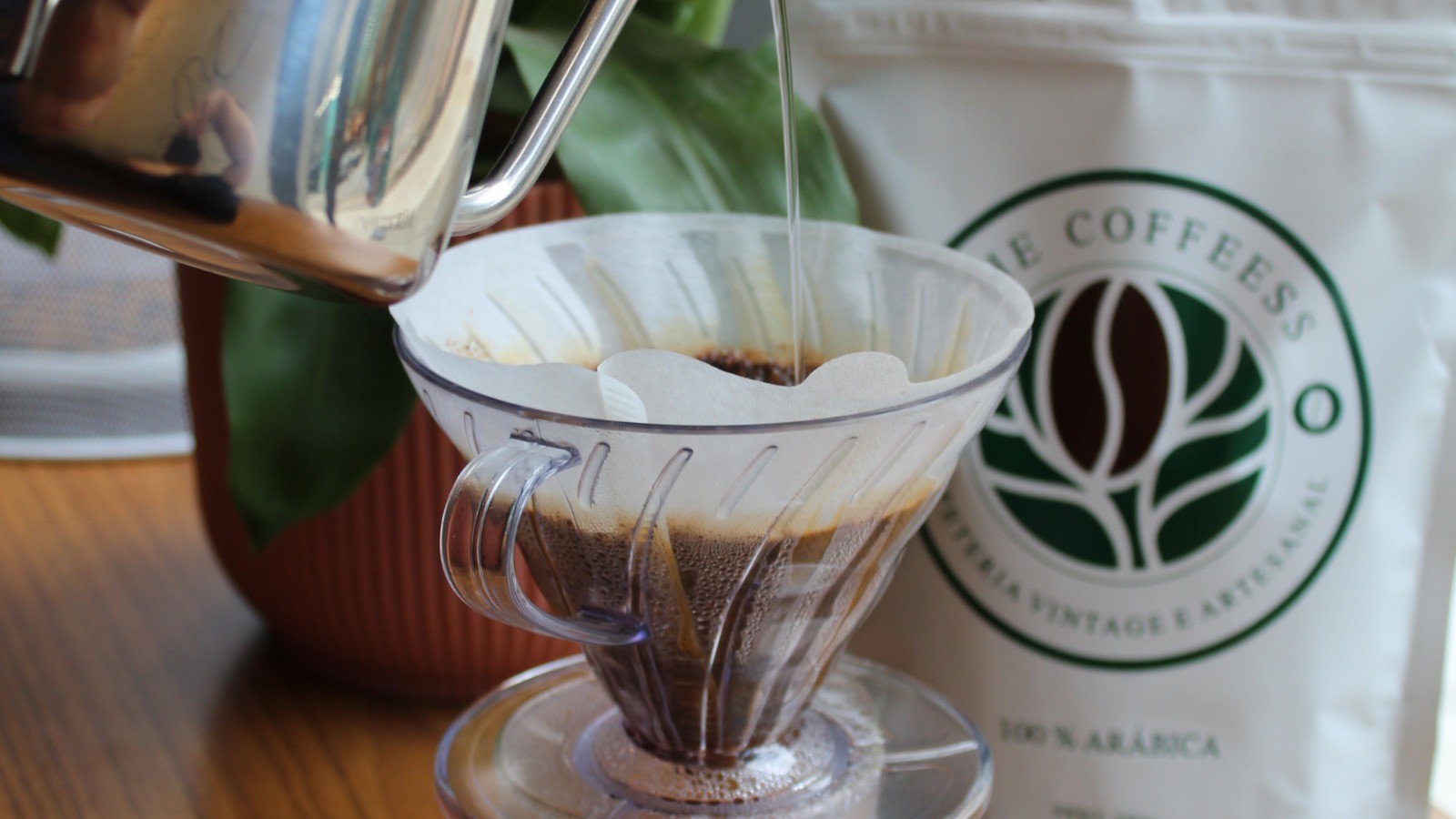 Um dos métodos de preparo disponíveis aqui na The Coffeess é a V60. Excelente para quem curte tomar café como ritual!