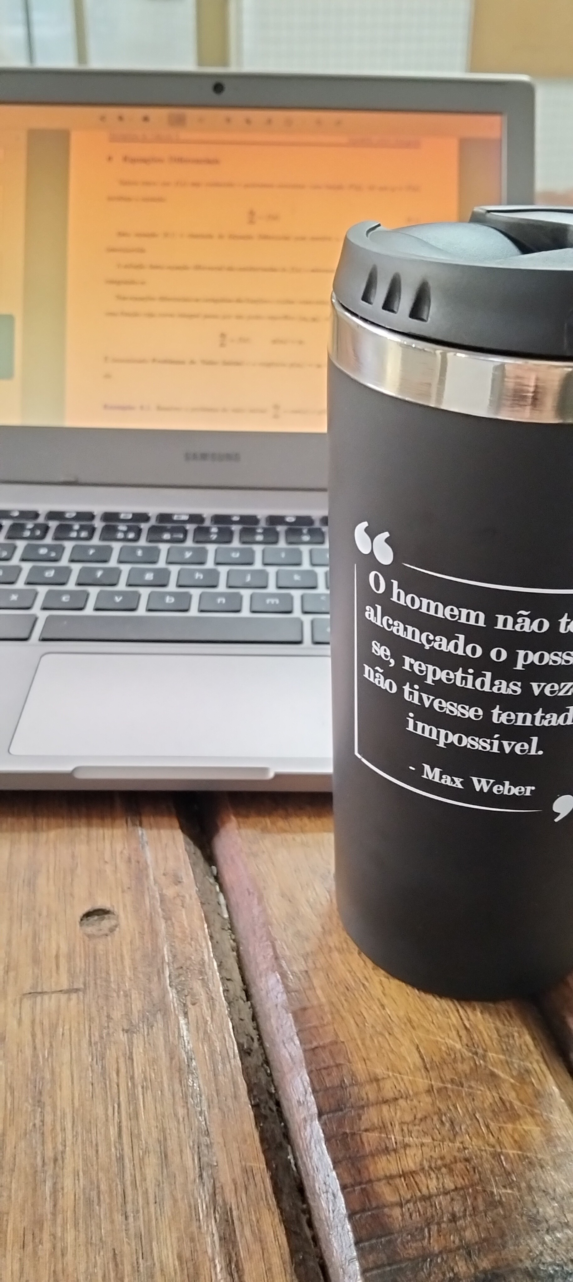 Revisando um pouco o conteúdo para a aula de hoje acompanhada de um bom e fiel café. ☕📚