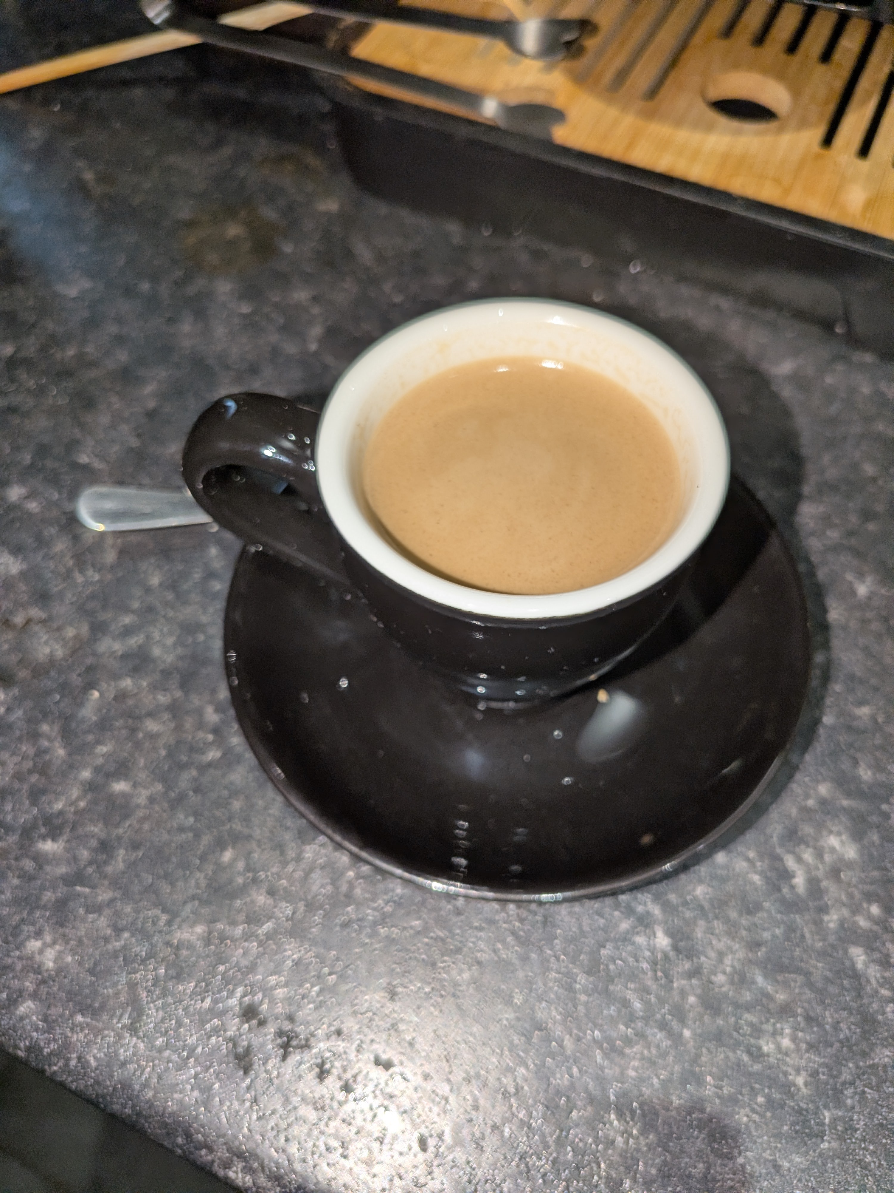 A new day, a new espresso.... down the hatch! ☕💕