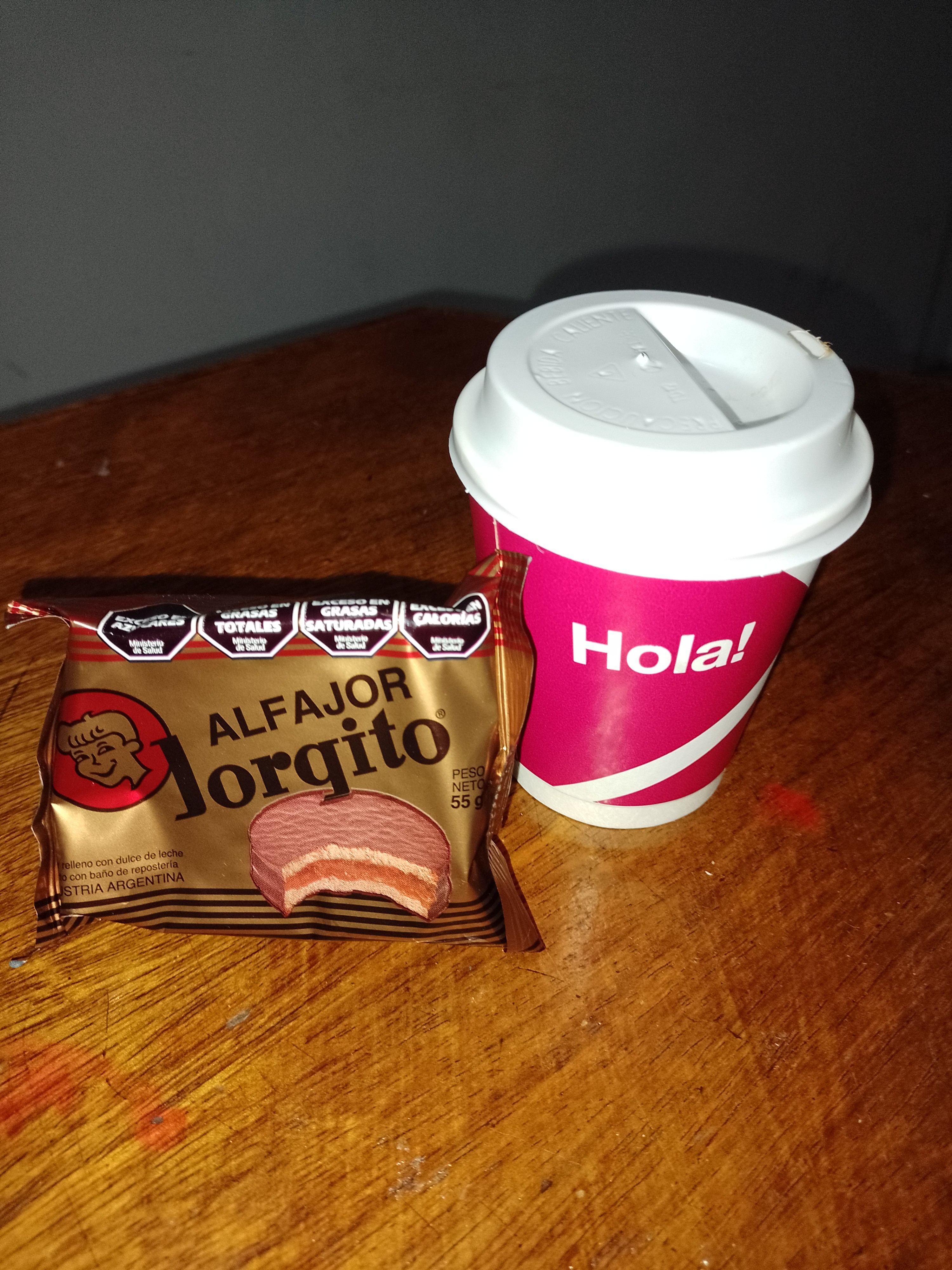 café negro nestle y alfajor! combinación perfecta para arrancar el día, con energía! ☕☕☕