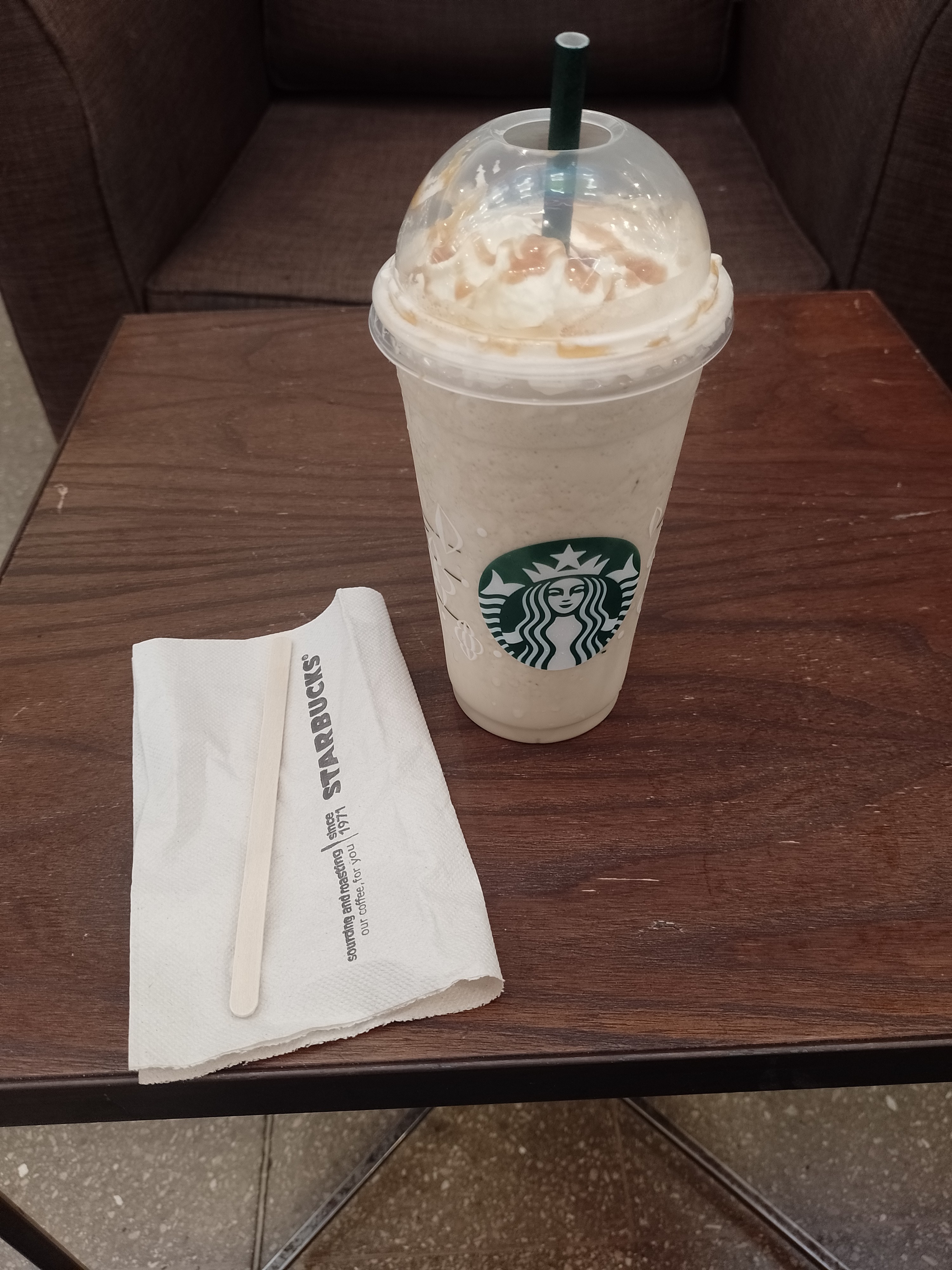 cafe frapuchino con crema y caramelo☕☕☺️