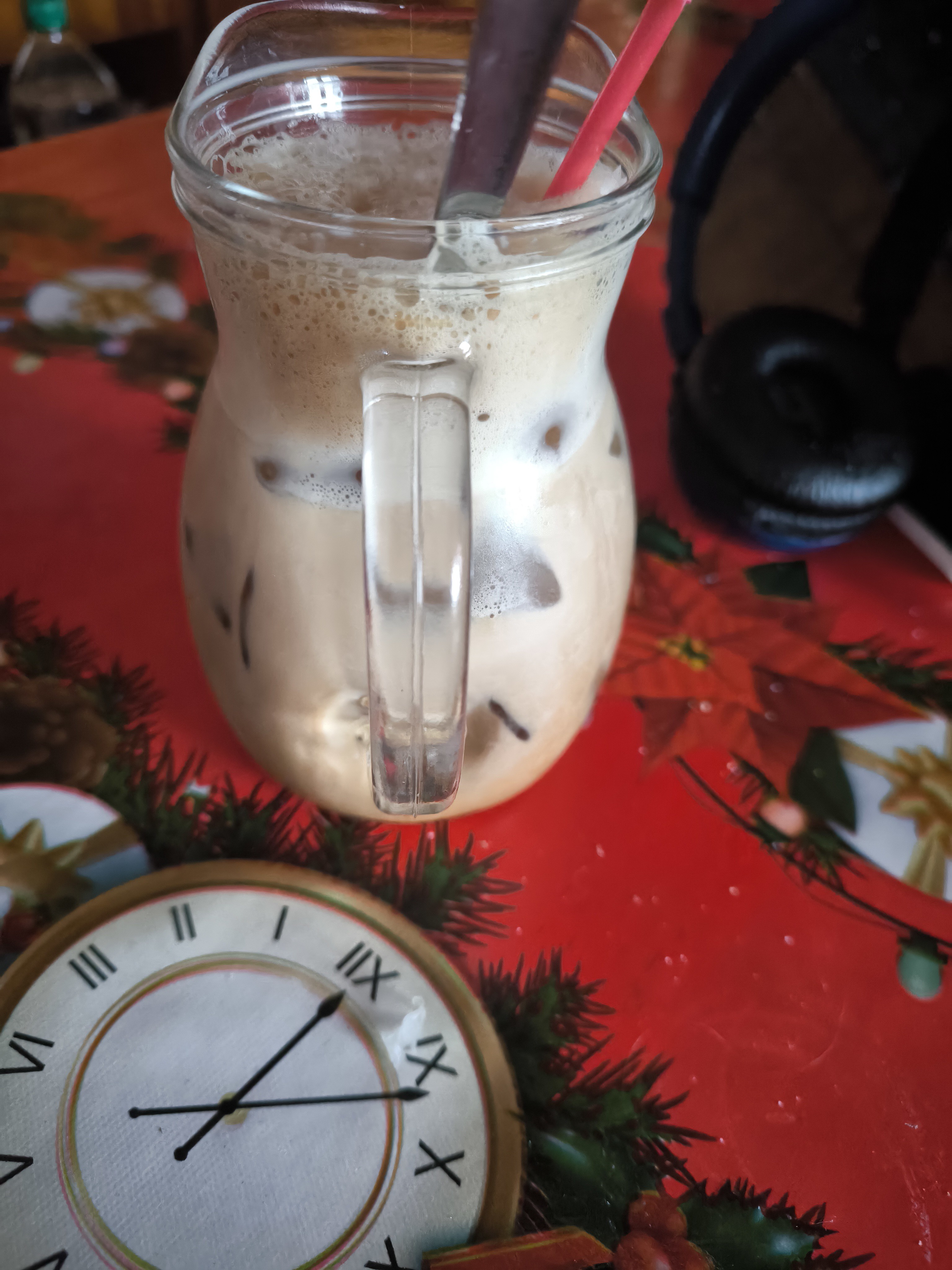 After a great effort, me and my Best friend managed to make a good greek cappuccino
