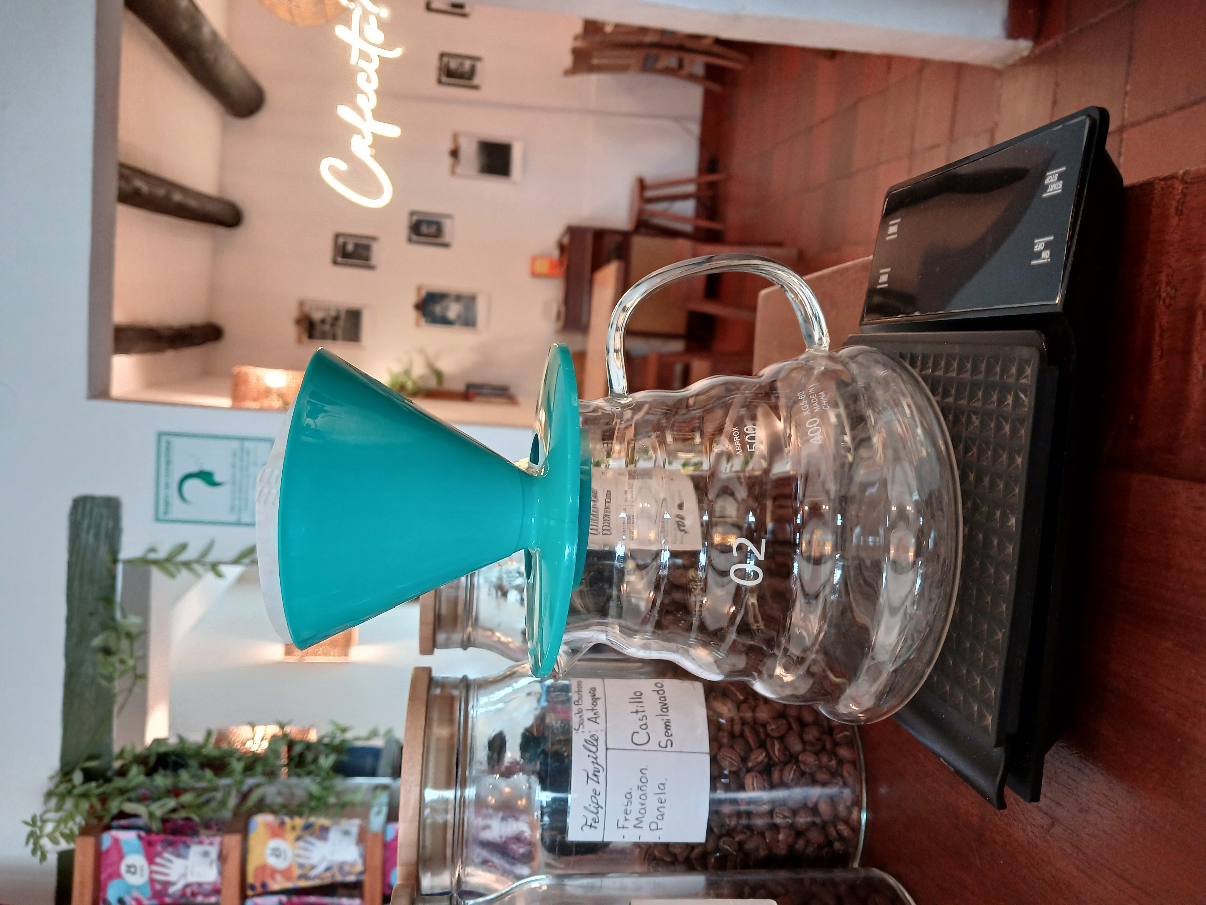 MELITTA 1️⃣☕️ Metodo de extracción de origen Alemán, ideal para 1 sola taza.👏 Creadora: Melitta Benz. Café: Colombia Natural.