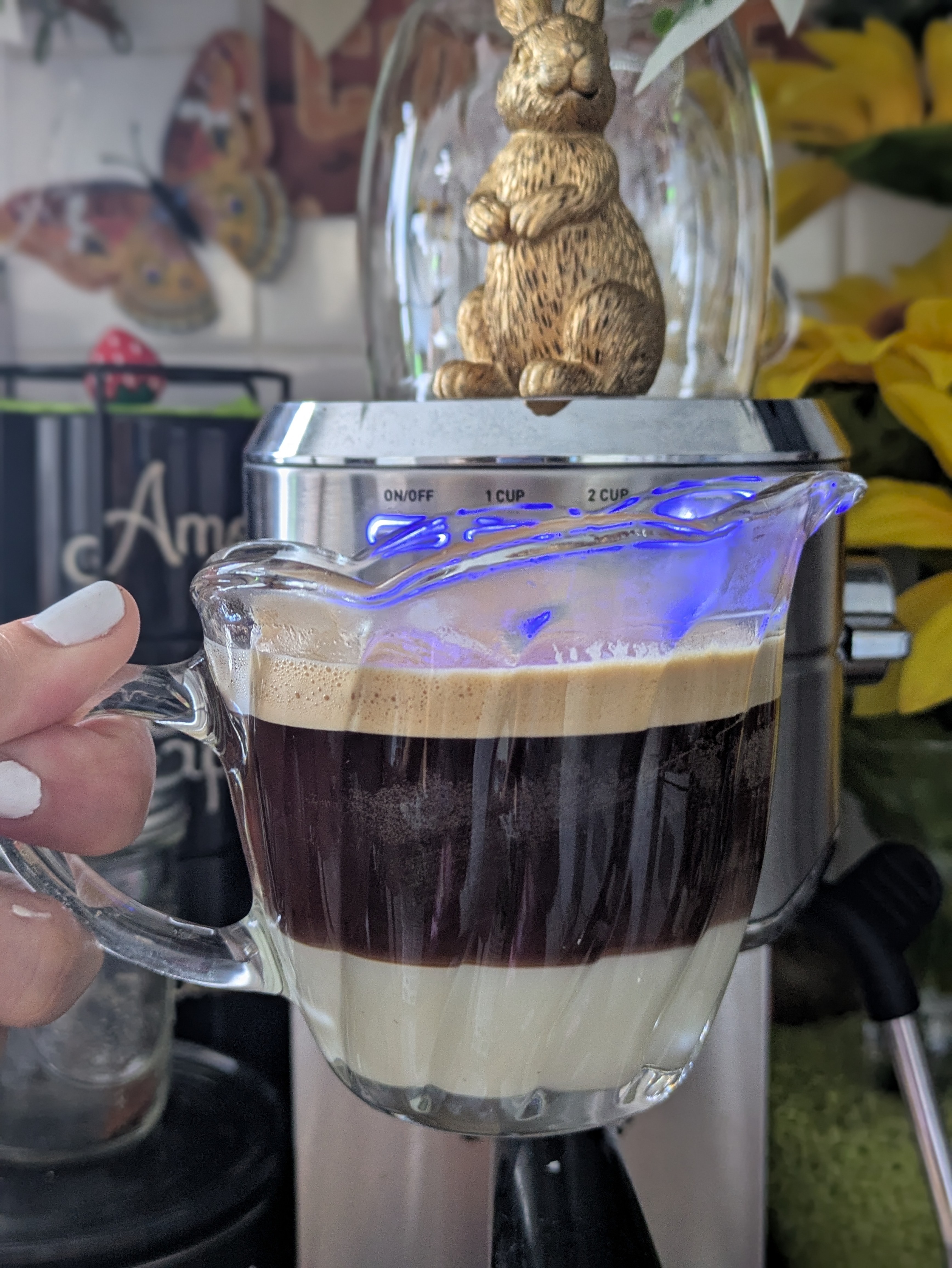 Leche condensada y espresso doble. Para añadirlo a un vaso con hielo y leche. Iced latte ✨