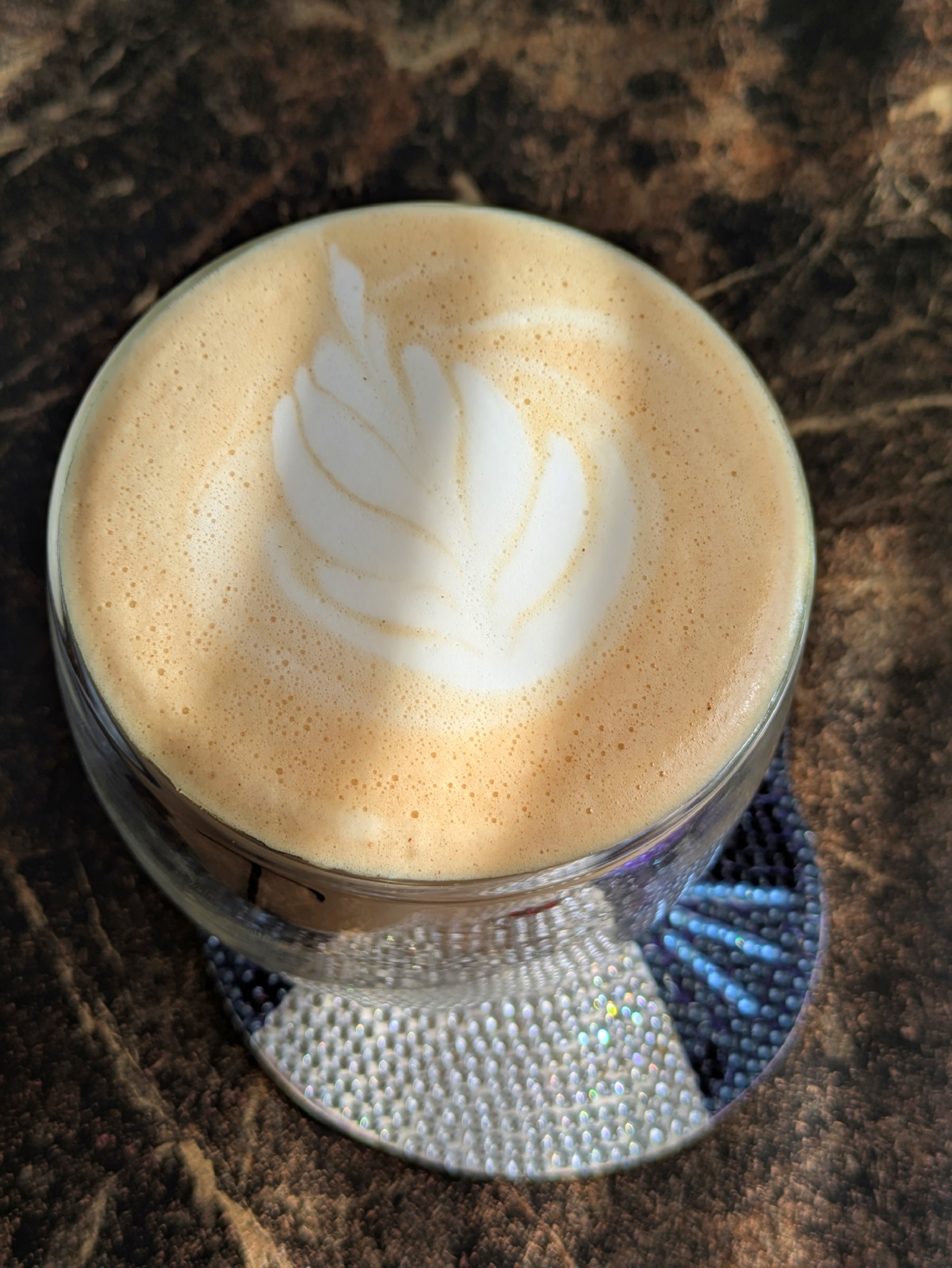 A la verdad que extrañe mí cafetera y eso que fueron pocos dias de vacaciones. Pero estoy tan acostumbrada a ella. Además el Espresso es tan rico☺️ Devuelta con mis fotos de café en mí rincón del café en casa.