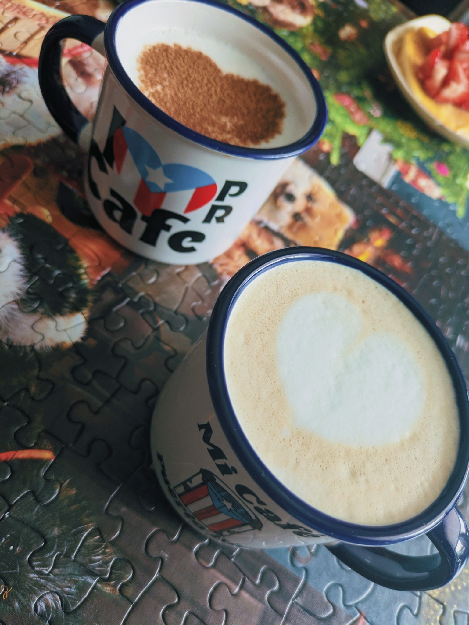 Buenos días, Café en cafetera americana con leche texturizada. Cacao amargo y Latte Art ❤️