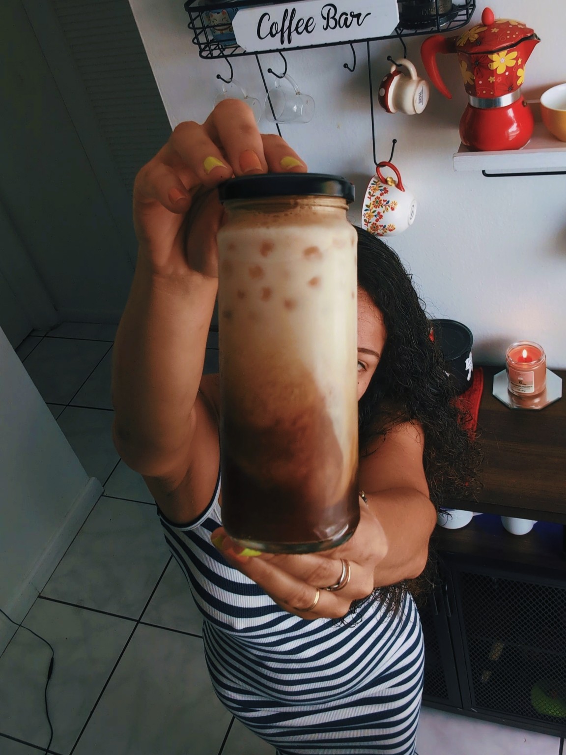 Este café frio lleva miel, cacao amargo, leche y café ✨