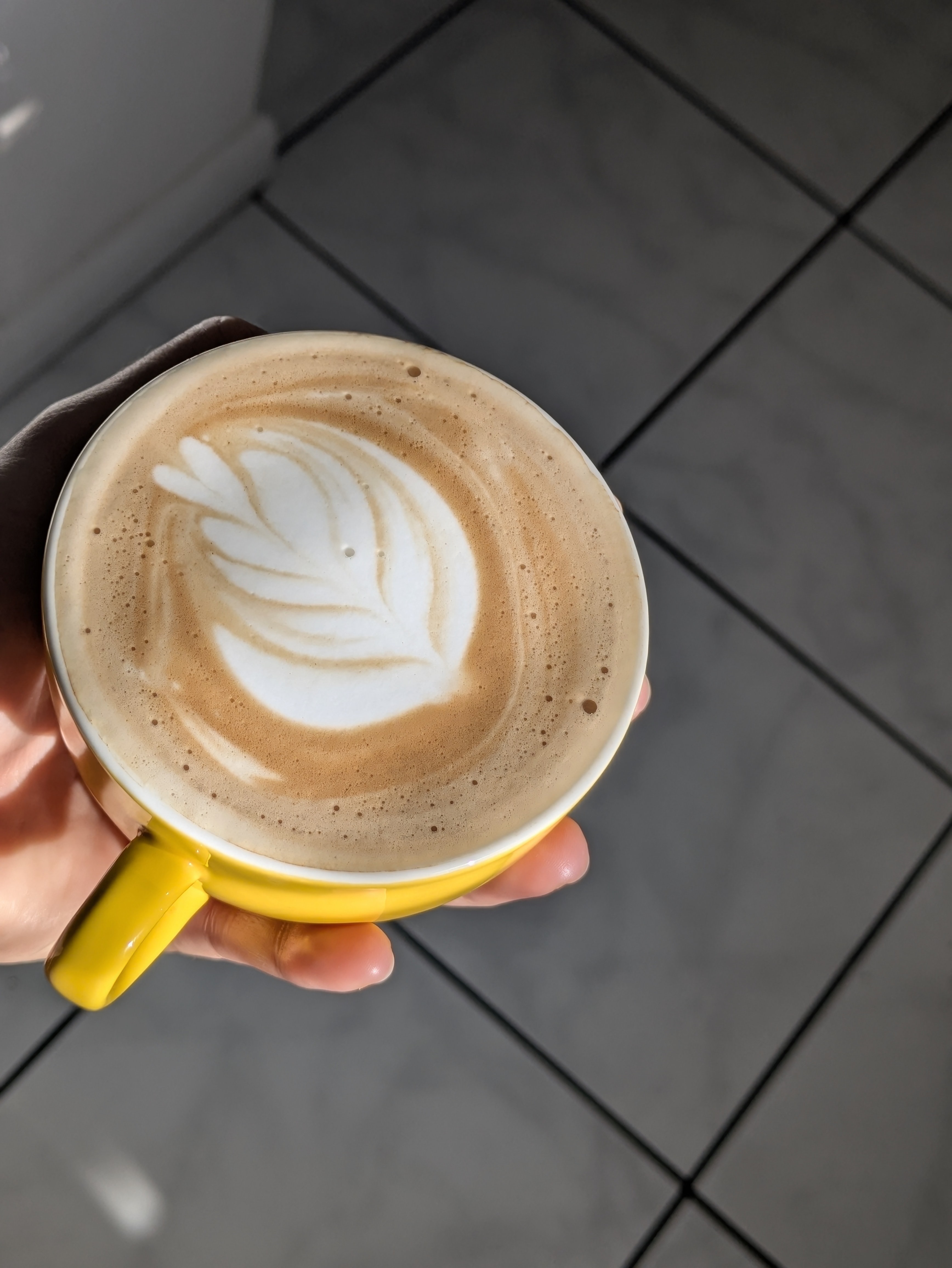 Depende el ángulo de como tomé la foto se ve más bonita el latte art. 