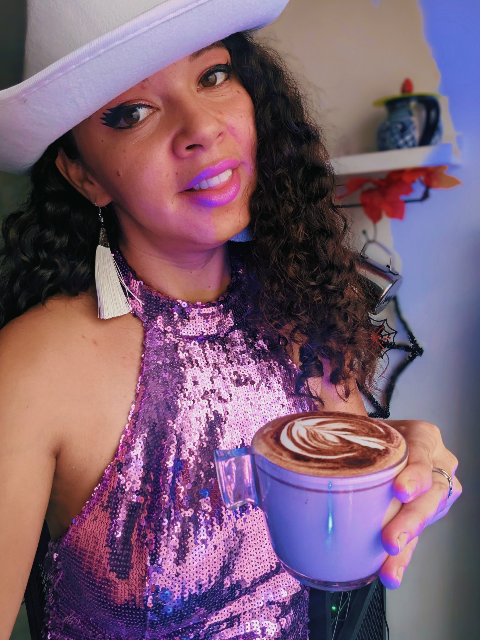 Welcome to my little corner of coffee and good vibes. Follow me for more moments like this.✨
Video on my social networks
