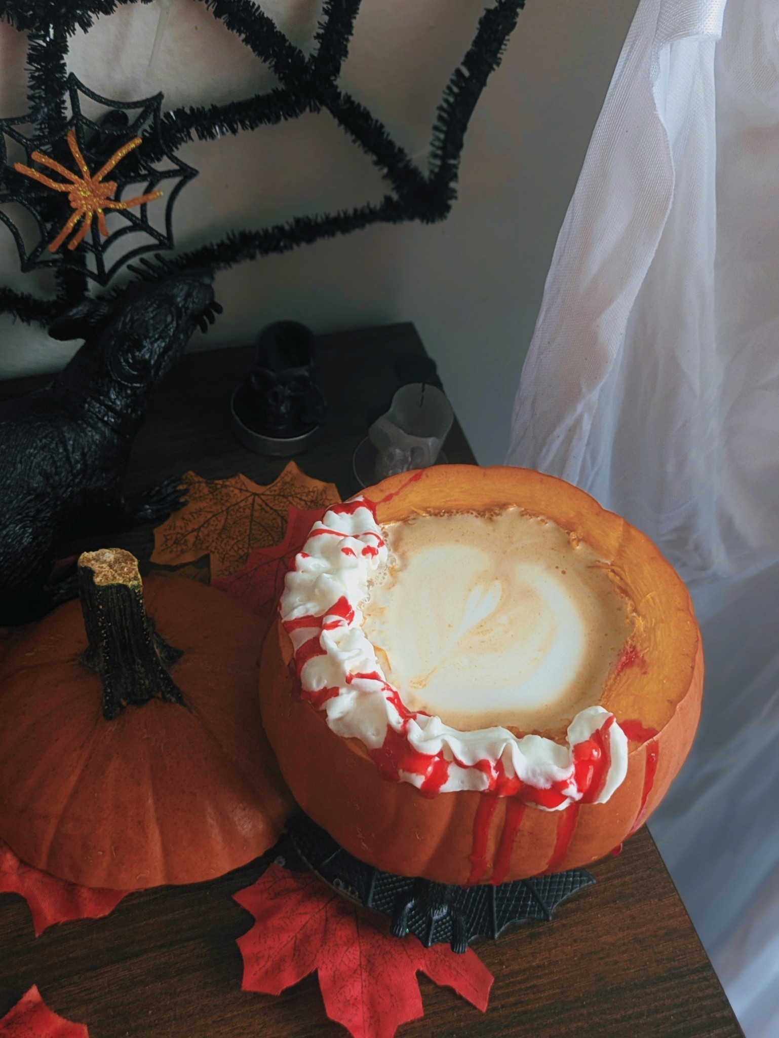 Si tienes curiosidad por saber como hice esta receta de café en una calabaza ve a verlo en mis redes sociales. 🎃🎃🎃🎃