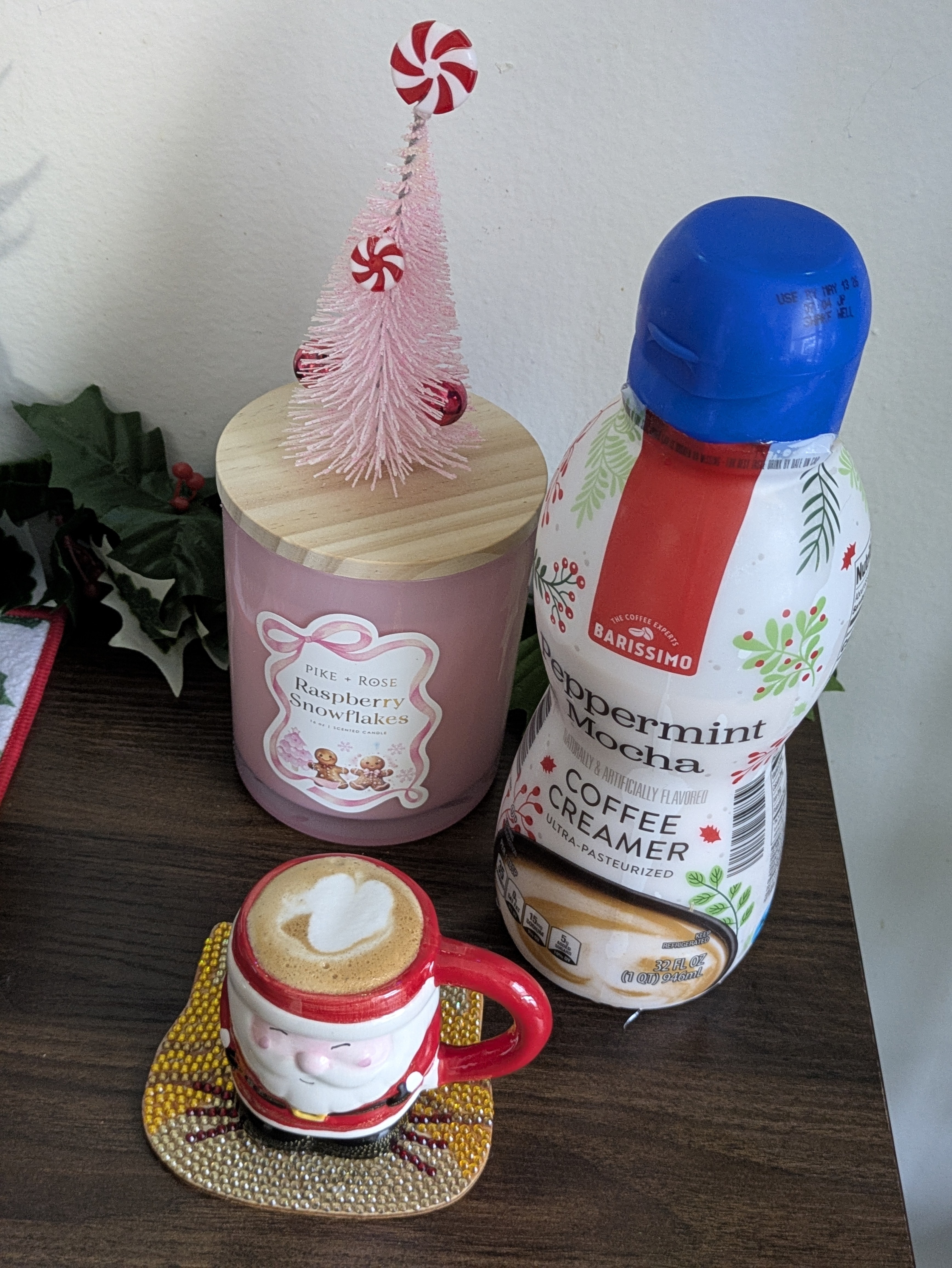 Hola amig@s de coffely 
Me encanta el peppermint en invierno ☃️ Pero este de mocha no tanto.  A veces las combinación no son tan acertada. 