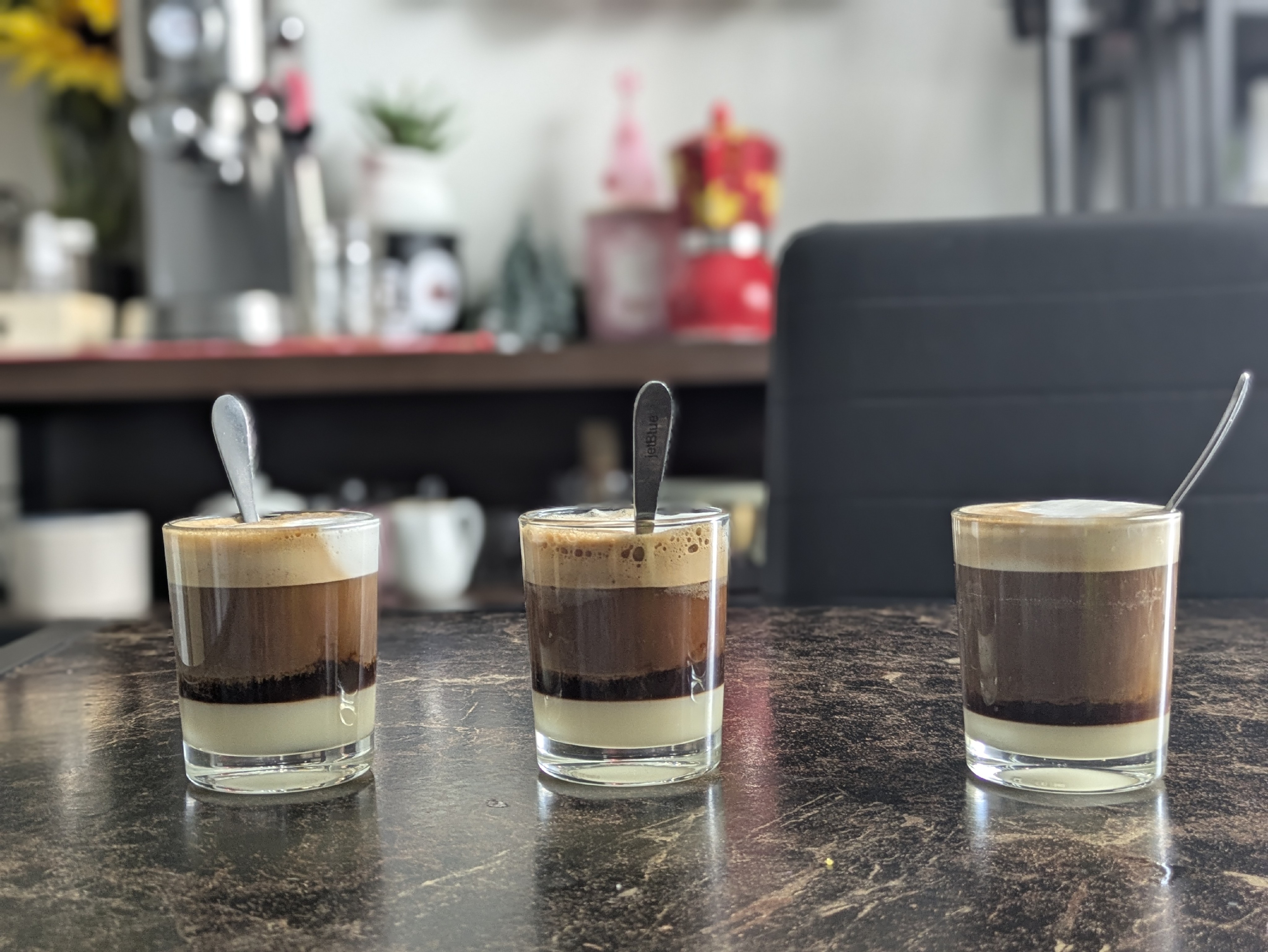 Adivinen cómo se le llama a este café en España? 
☕✨🤎
Leche condensada+ espresso+ leche 