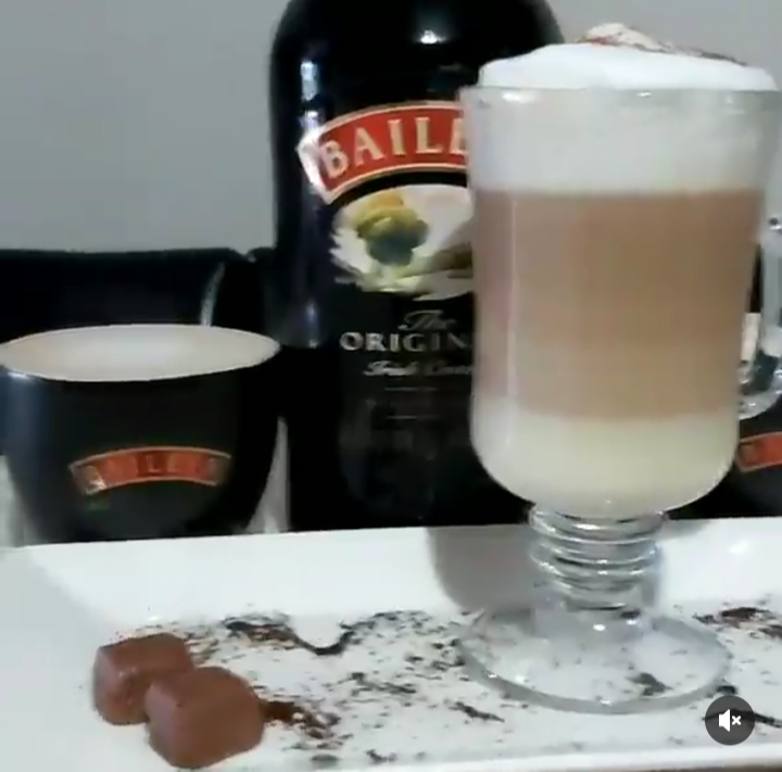Espresso baileys

no solo es una combinación. es más que un detalle,
es el origen de un nuevo trato. creación. 

acompañado de la mejor melodía. sus sentidos mejoran con el gusto por el instante. tiempo y habilidad. 