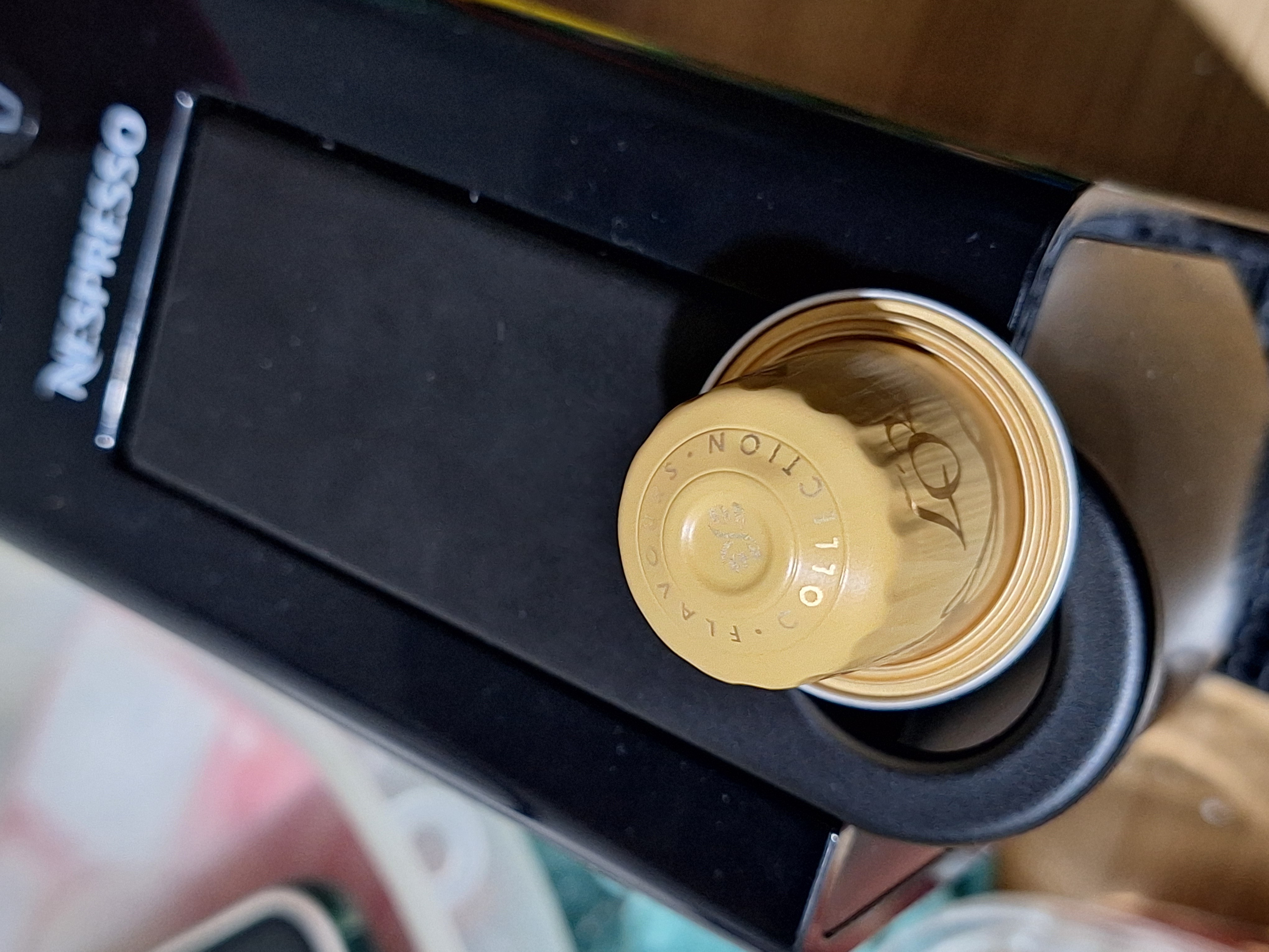 Gostoso, mas para alguns pode ser enjoativo. Não é muito doce como imaginei, o que é bom. Ficou bem com leite. Lembrou capuccino 