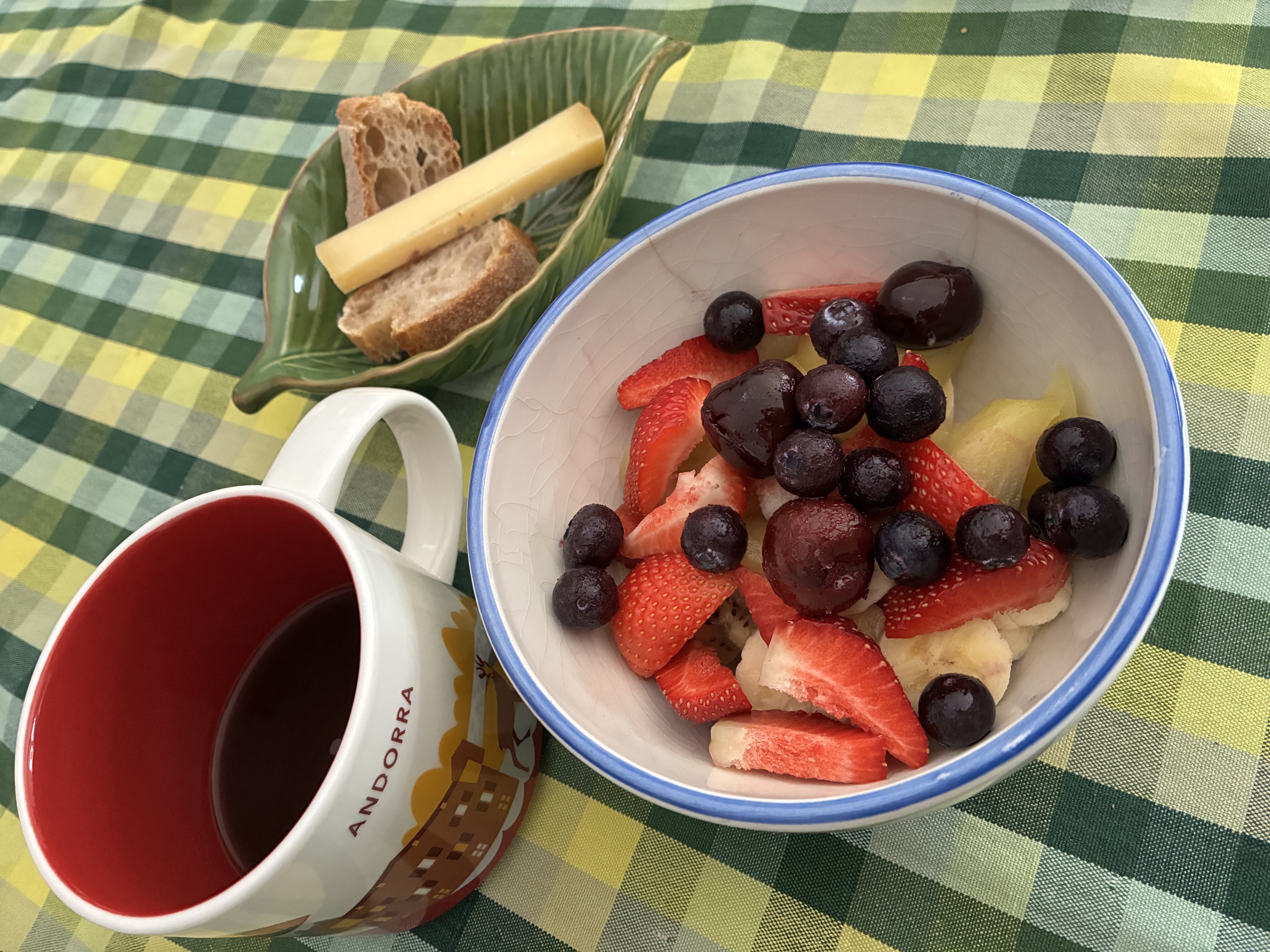 Prensa  francesa de Kaldi, ben acompanyada. Bon cap de setmana!☕️
