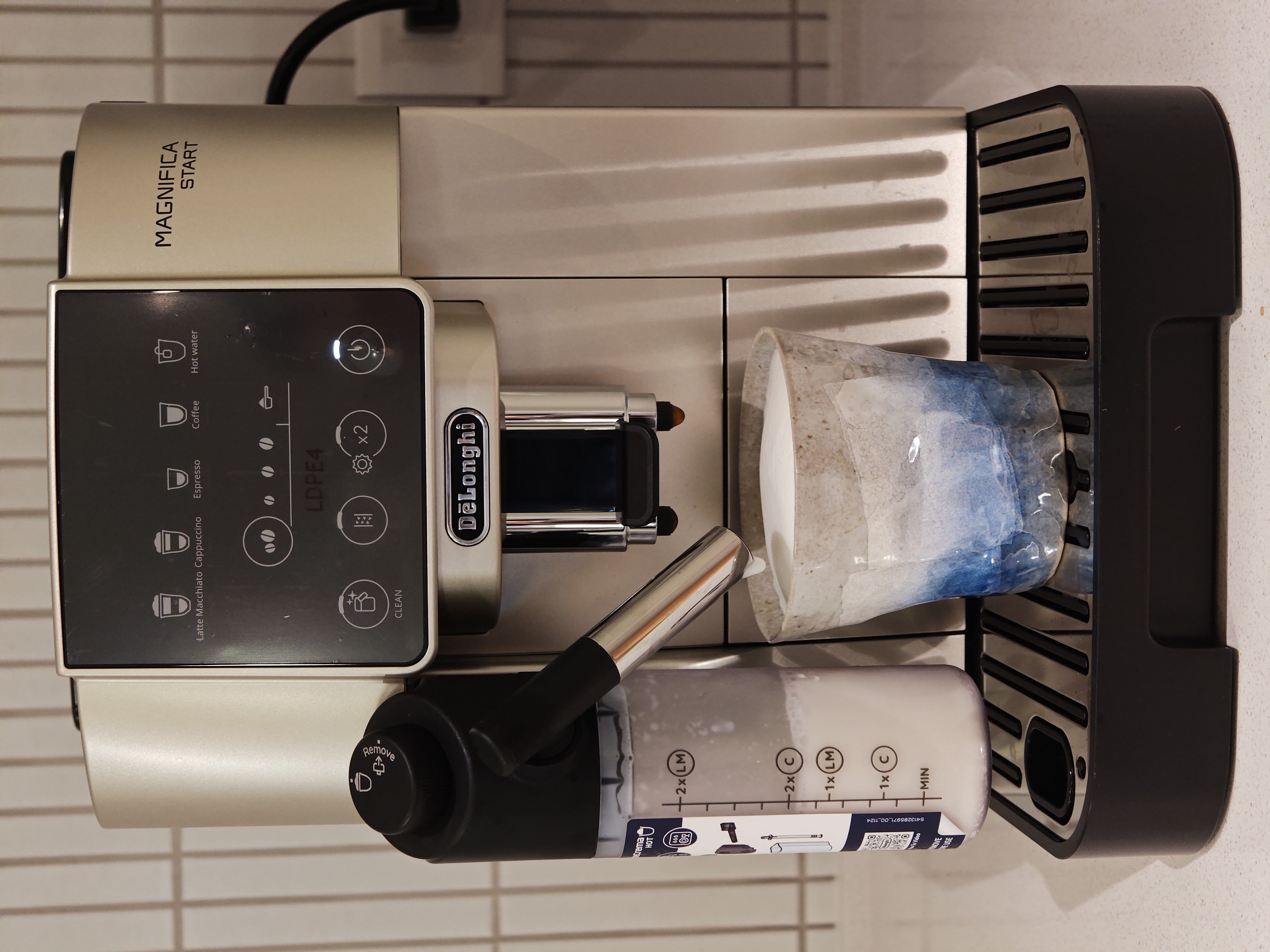 De'Longhi Magnifica Start
Latte Cafe Macchiato