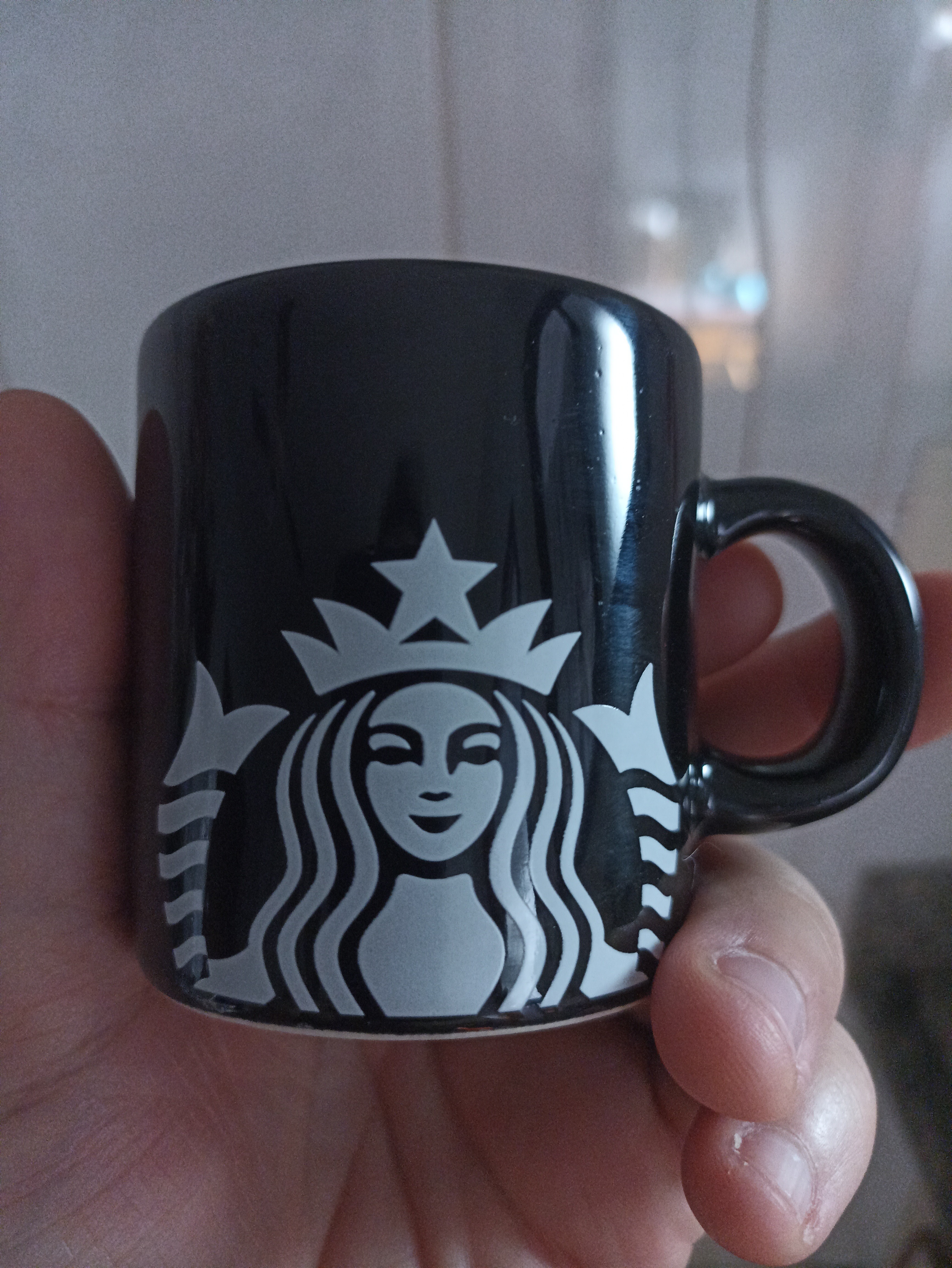 Caneca preta de 100ml da Starbucks 