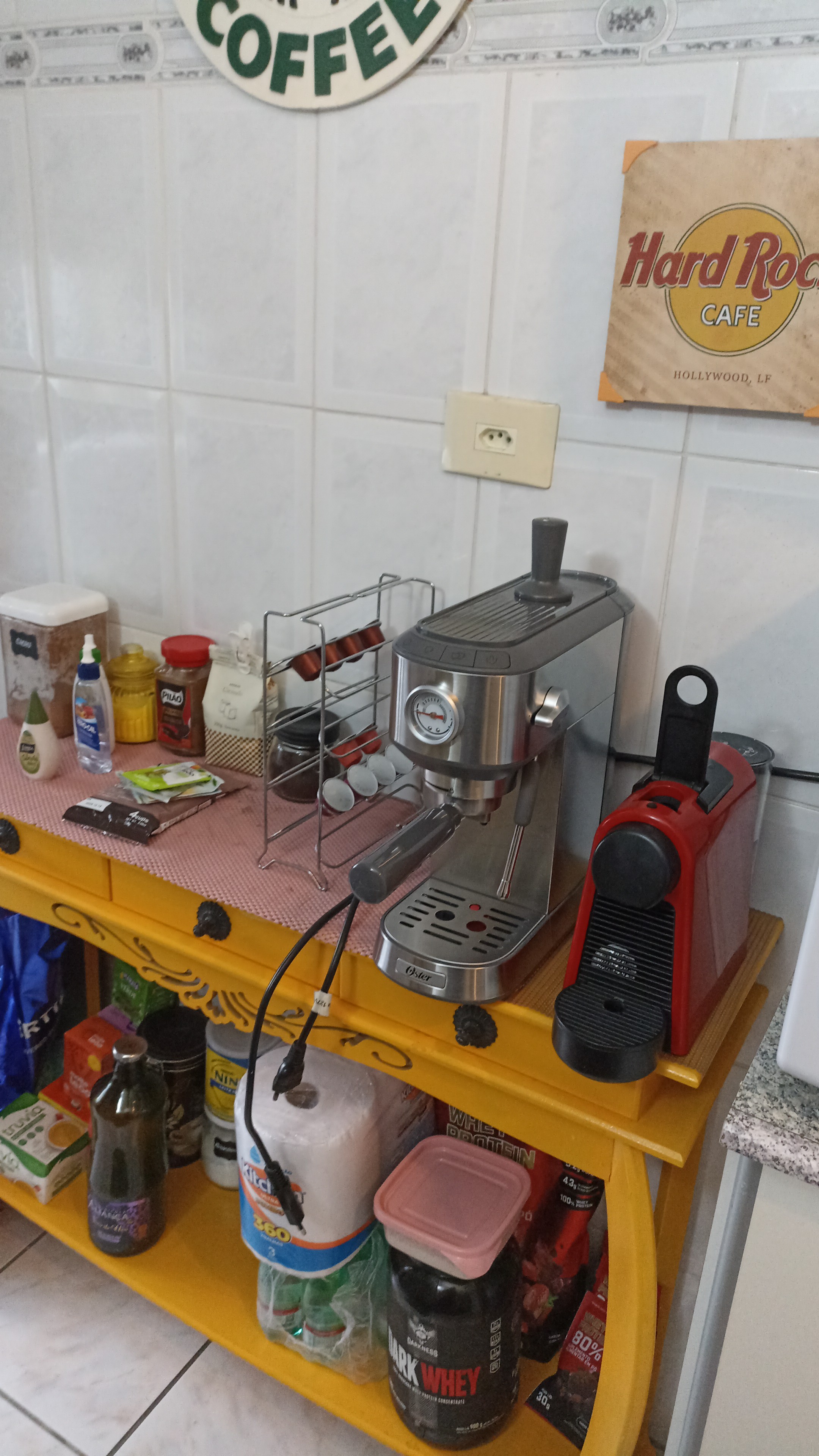 Cafeteira Oster, a mais nova aquisição para o cantinho do café. 