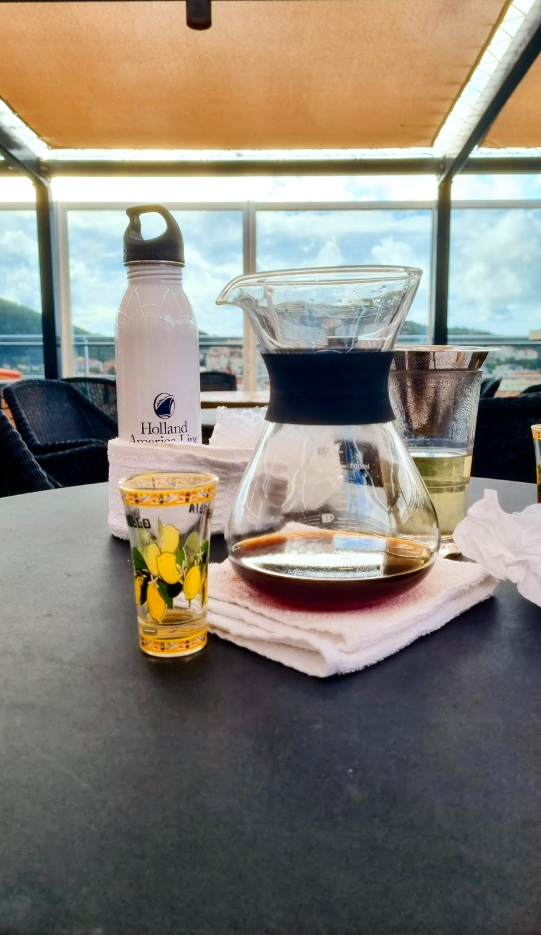 Café Colombiano en Chemex y filtro metálico; estaba en Dubrovnik - Croacia 🇭🇷