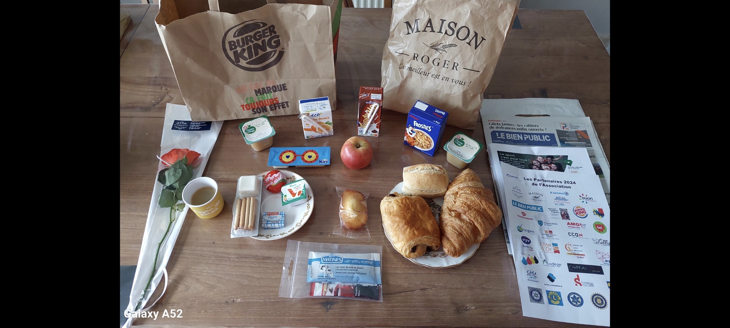 Expresso en grain l'or absolu, 1 kg. note 3.8. épicé. Petit déjeuner solidaire au profit des handicapés de la trisomie pour bien commencer la journée. Il y a même un petit kit de survie avec une dose de café soluble lyophilisé !