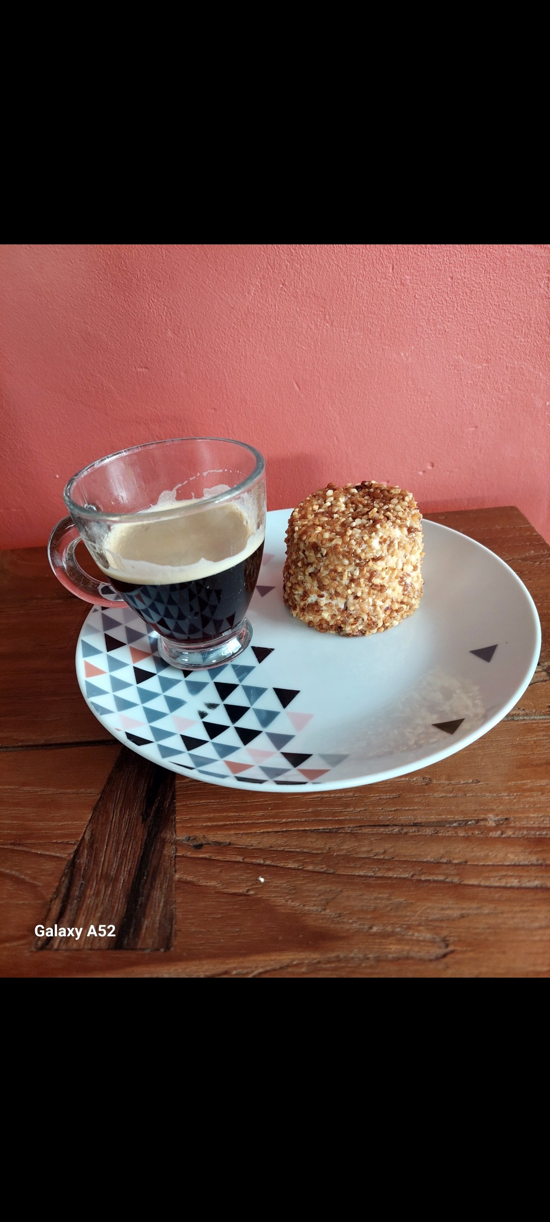 Café l'or absolu, 1kg épicé. 

Petit expresso accompagné d'un Mystère 