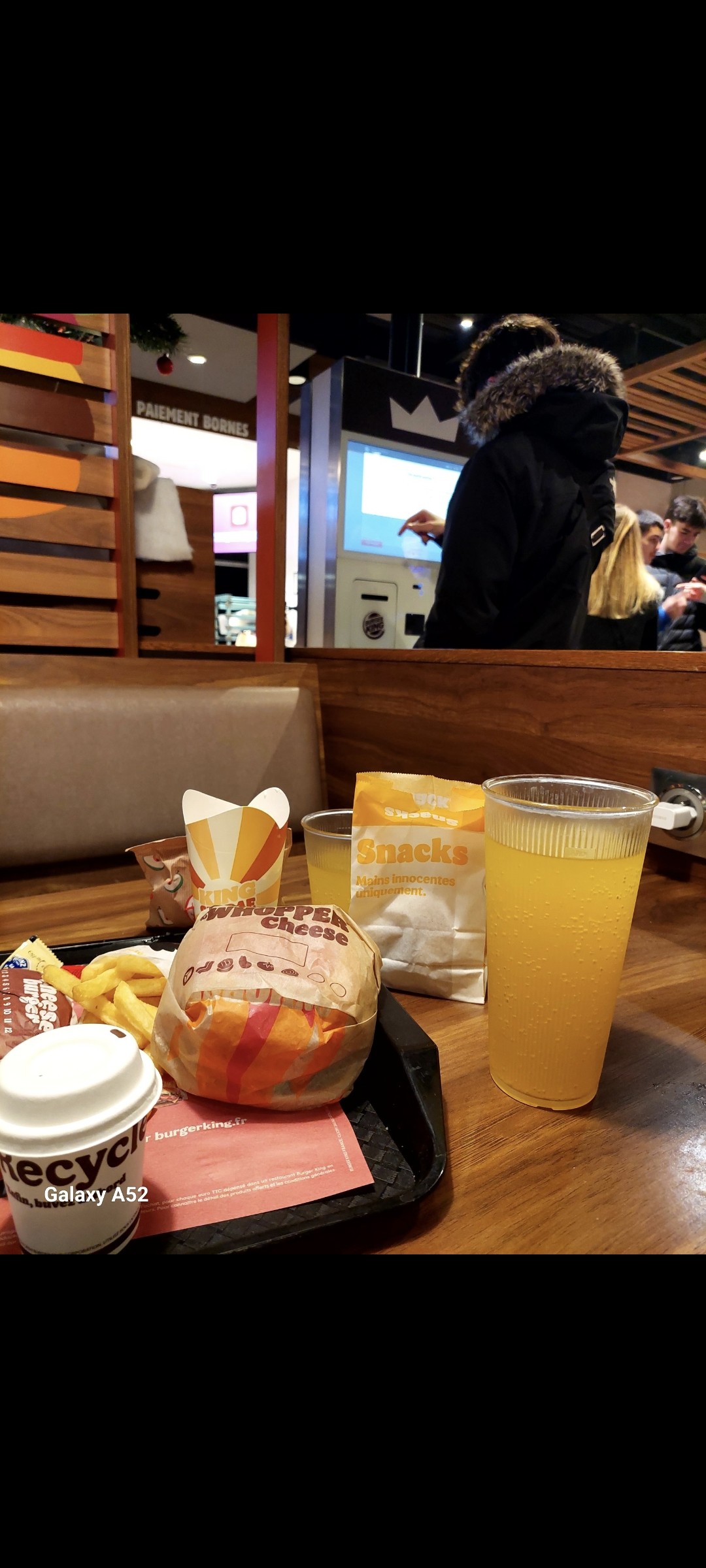 Expresso ou double expresso?
Le choix est limité dans mon  restaurant américain préféré.

A l'occasion j'irai faire un saut chez MC Do pour comparer.