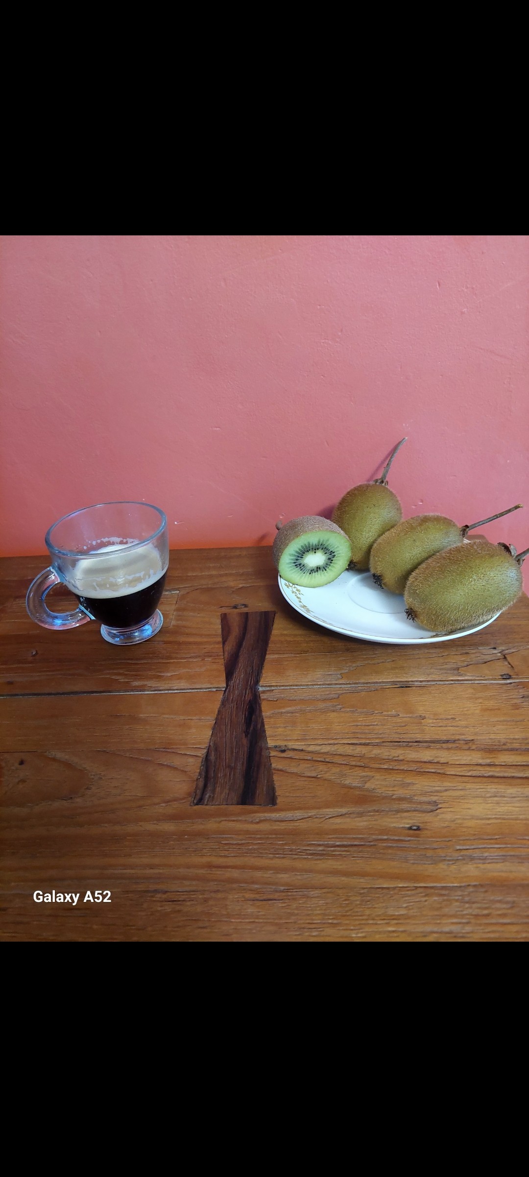 Expresso barista perfetto en grain

Les derniers kiwis du jardin. 
parfait pour faire le plein de caféine et de vitamines. 