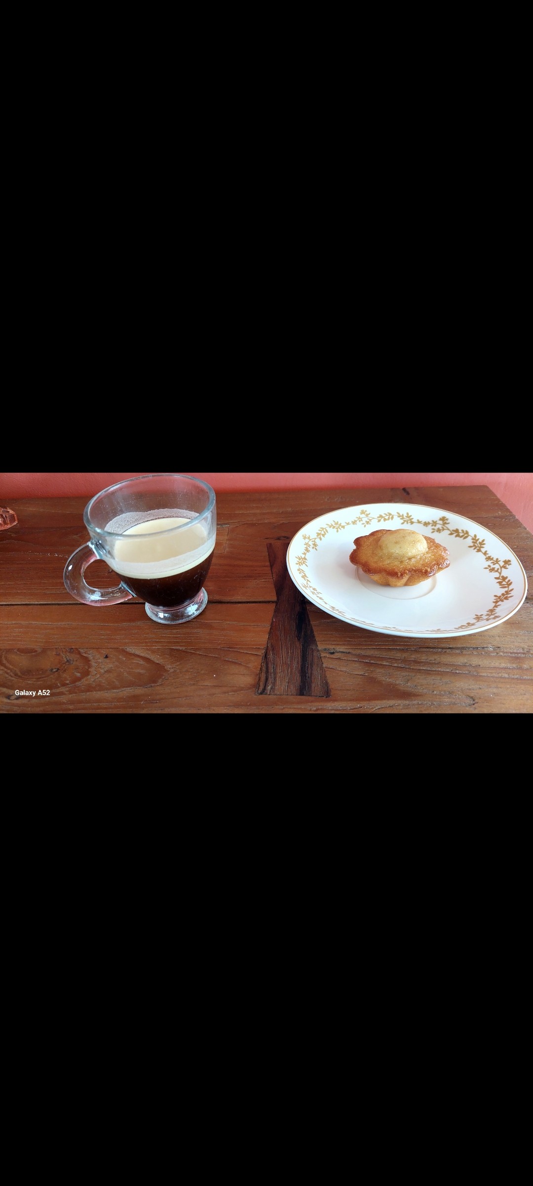 Café Lavazza espresso barista perfetto en grain.

Petite pause caféinee accompagnée d'un gâteau à la mirabelle 