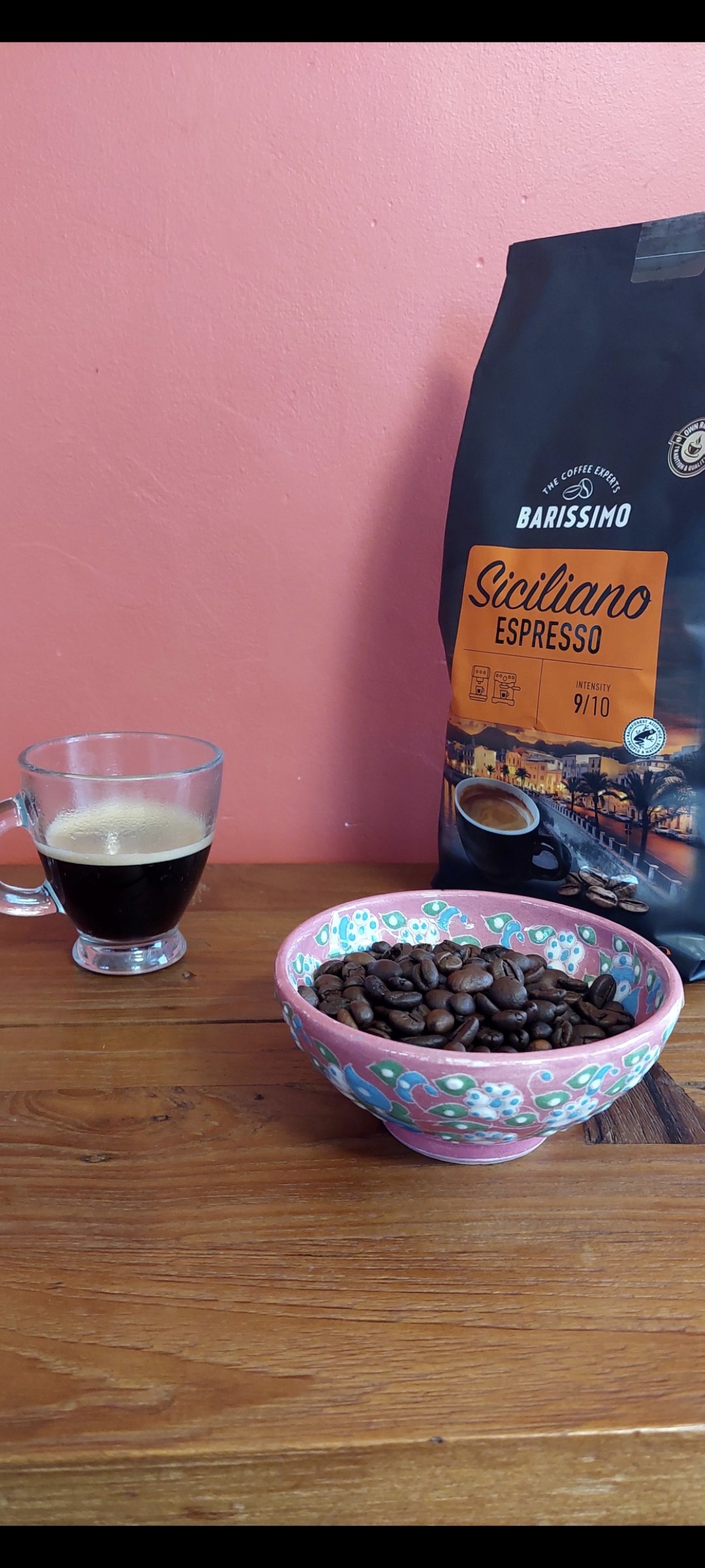 Barissimo Siciliano Espresso en grain 1 kg
Ce matin je teste ce nouveau café du hard discounter Aldi. Café de tous les jours sans surprise  mais très correct compte tenu du prix très serré. 