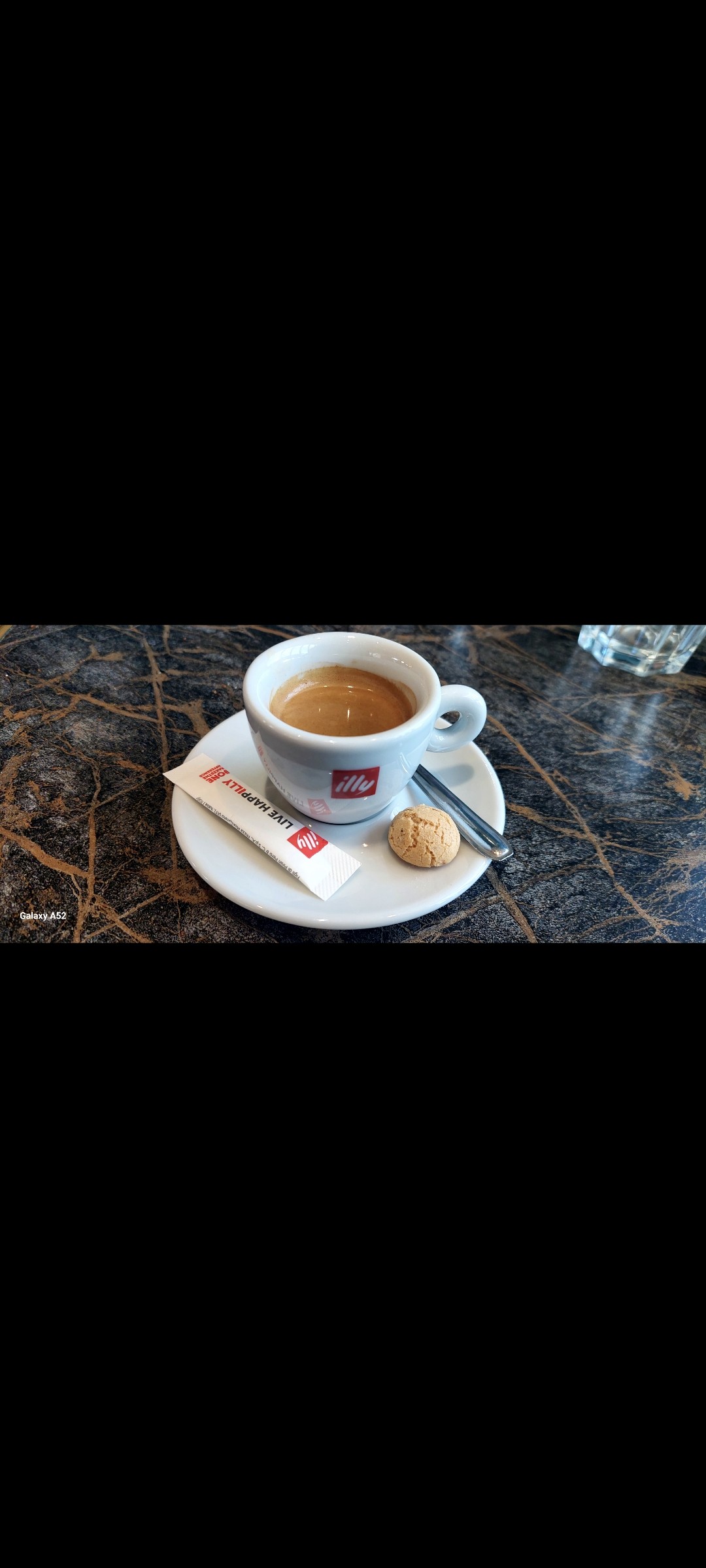 Café Expresso Illy
Ce midi au restaurant Italien
Une valeur sure. On est jamais déçu 