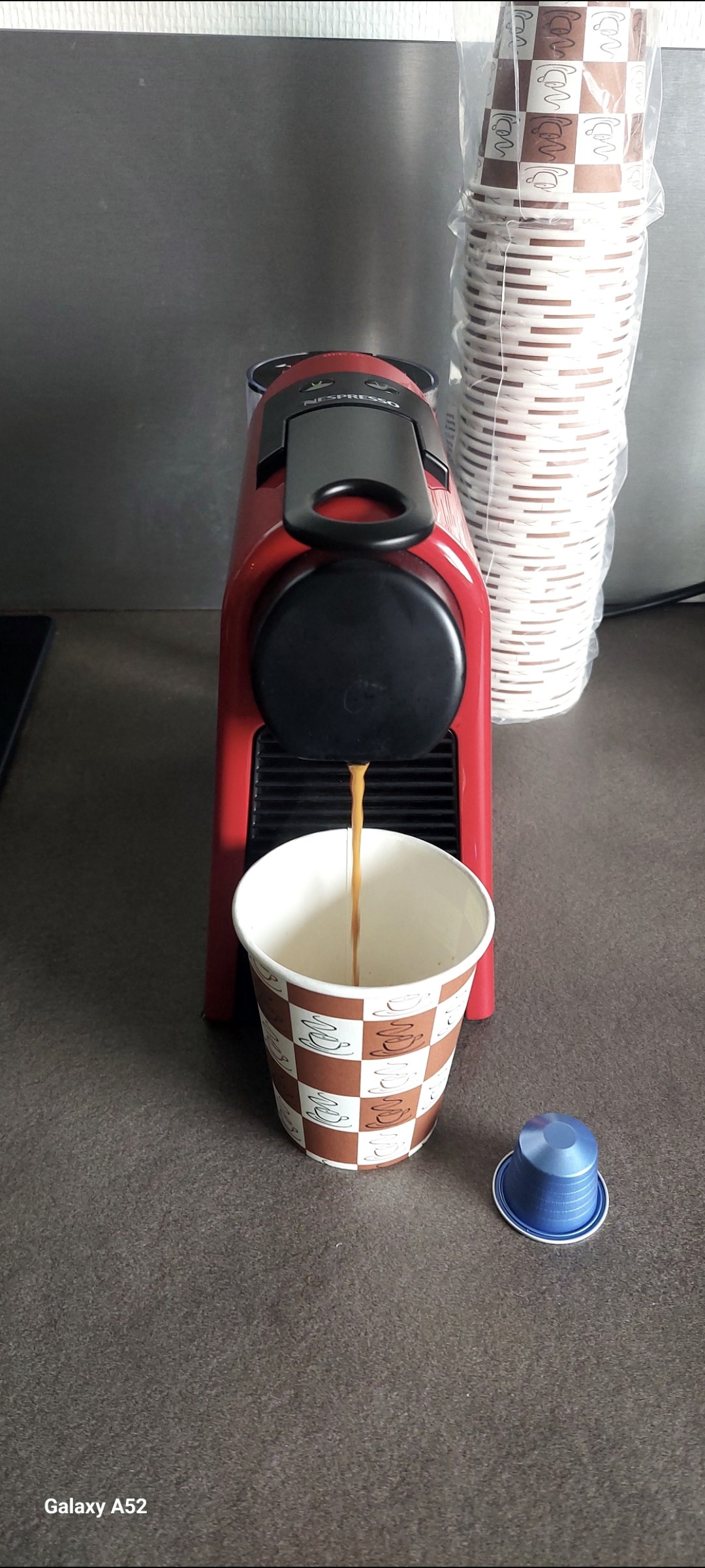 Café Modena Lungo en capsule 

De retour au bureau 
On va partir sur un double extra long pour commencer 