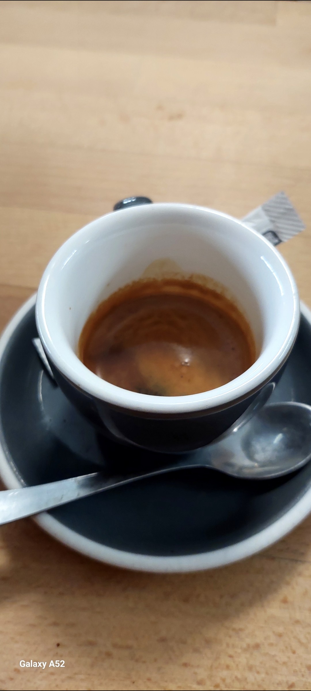 Expresso Brésil en grains 
Petite visite chez mon torréfacteur 

Ici il faut compter 33 euros le kilogramme pour un bon café d'un petit producteur soit environ 38 dollars les 35 onces