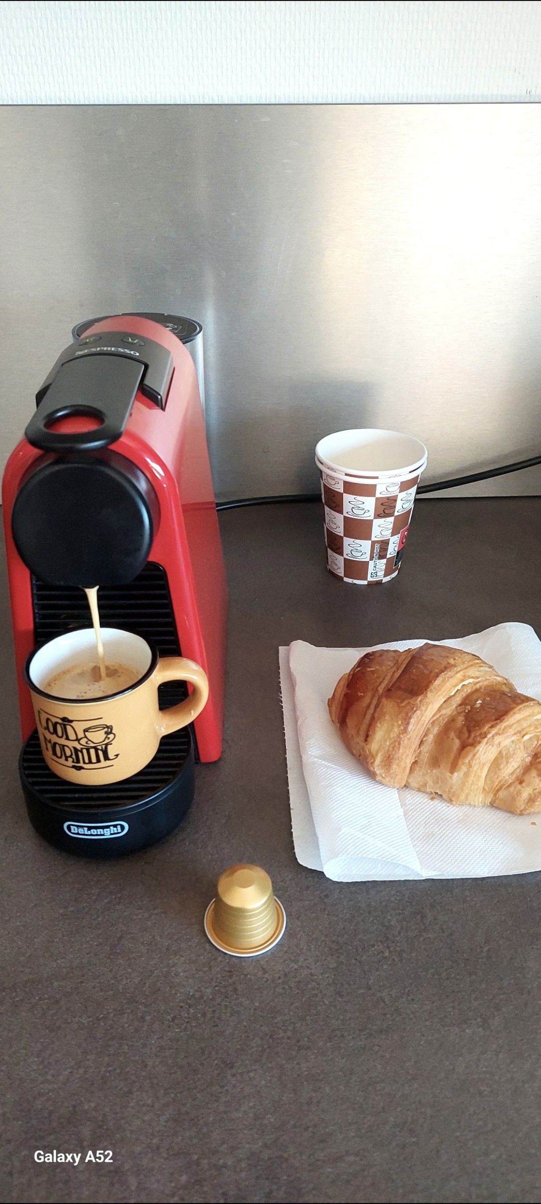Goooog morniiing la Team 

Veille de 1er mai au travail ce matin 