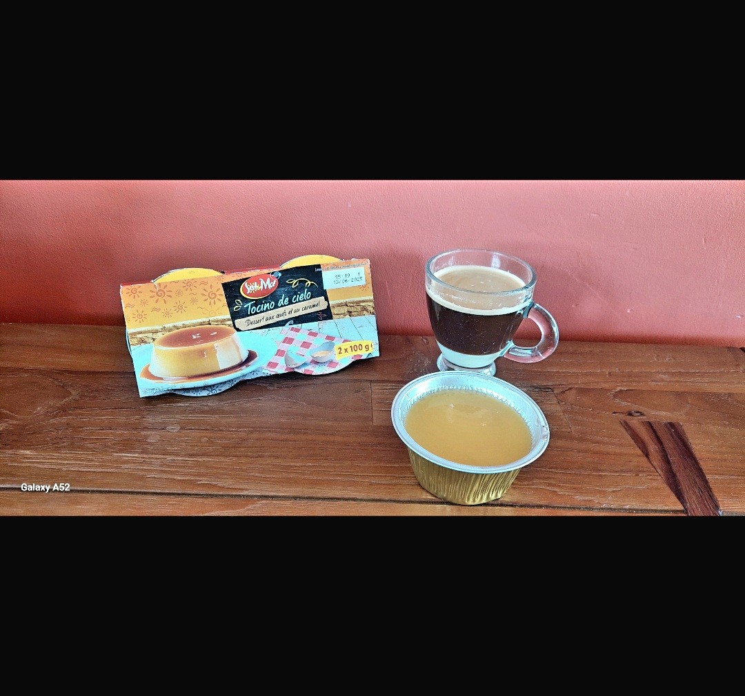 Café Espresso Roast en grains avec du lait condensé.
Un super café bonbon accompagné d'un tocino del cielo, mon flan préféré.
C'est la semaine Espagnole dans mon supermarché.  Que du bonheur

