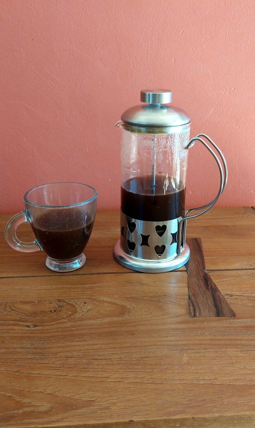 Café Bellarom Brésil en grains 

Ma première tasse de café de french press
Le résultat est plutôt pas mal au goût 