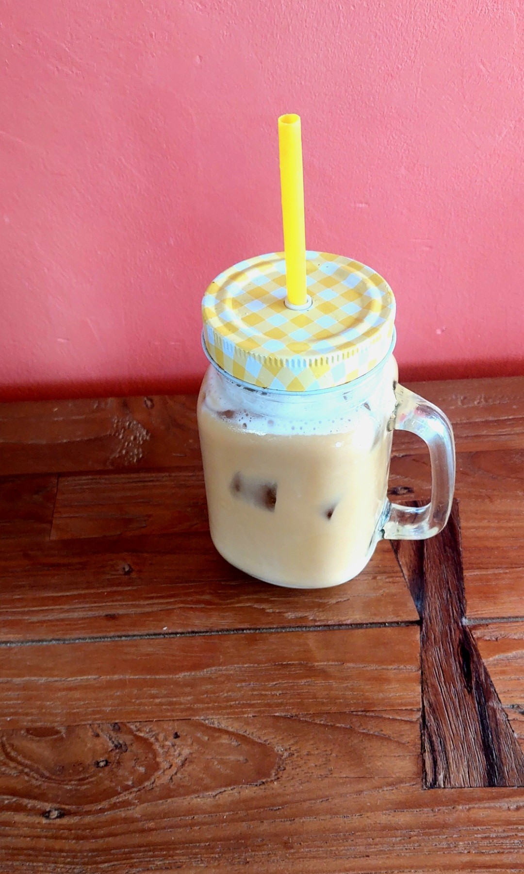 Café Bellarom Brésil moulu

Café infusé, lait concentré sucré, épices à pain d'épices, mousse de lait et glaçon 

Prêt à affronter l'été 
