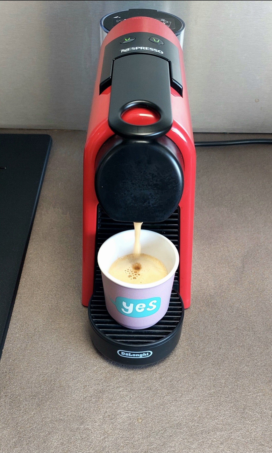 Expresso serré 

De retour au travail pour plusieurs confs call aujourd'hui !

