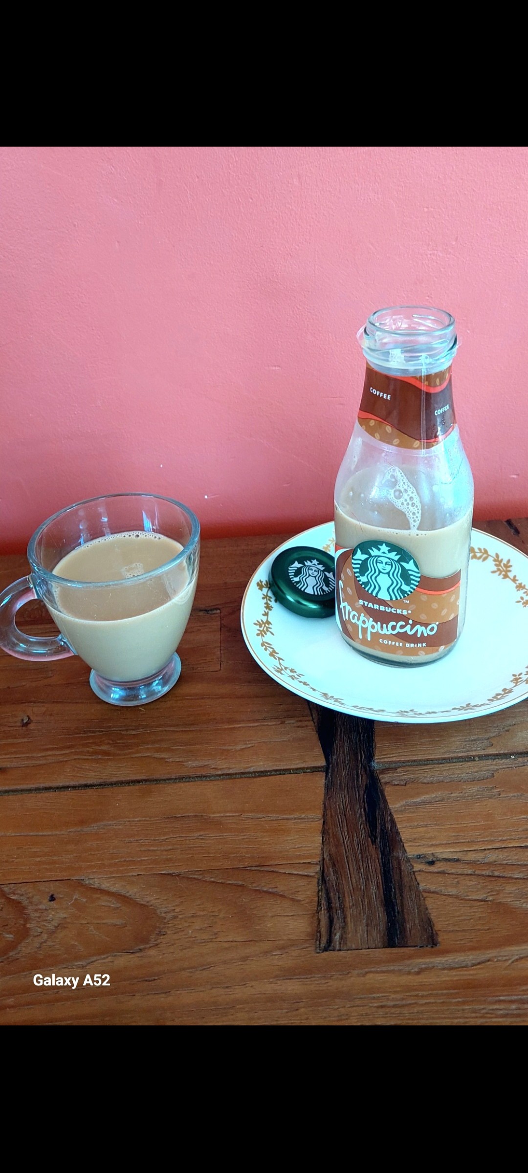 Starbucks Frappuccino Coffee

On va commencer par le café au lait sucré.
Bon mais pas d'effet wow sur ce premier test.

