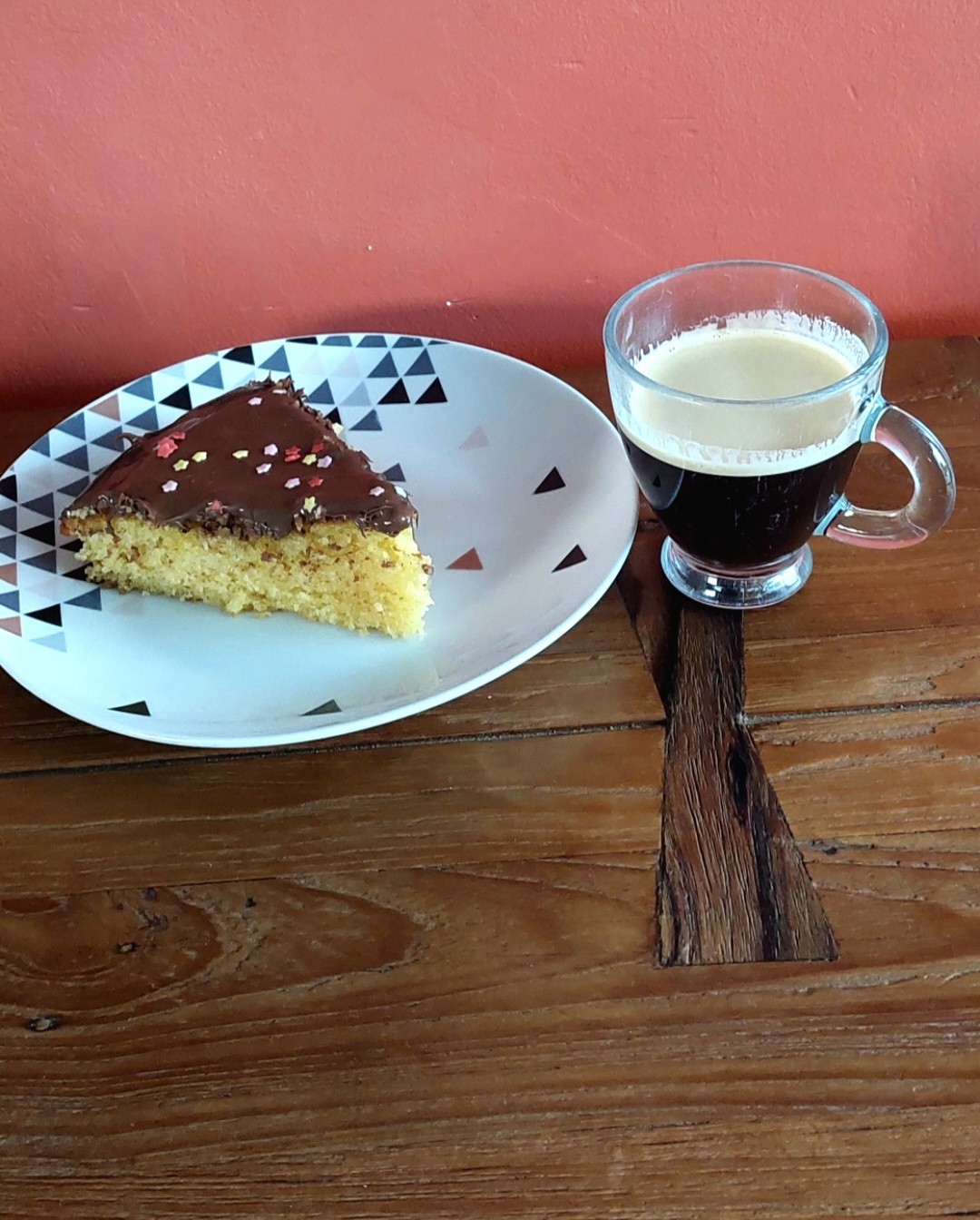 Café Carte Noire grains classiques 

Accompagné d'un gâteau au yaourt maison  et Nutella Express.

Je bois rarement de café le soir,  mais la, difficile de résister ;-)))