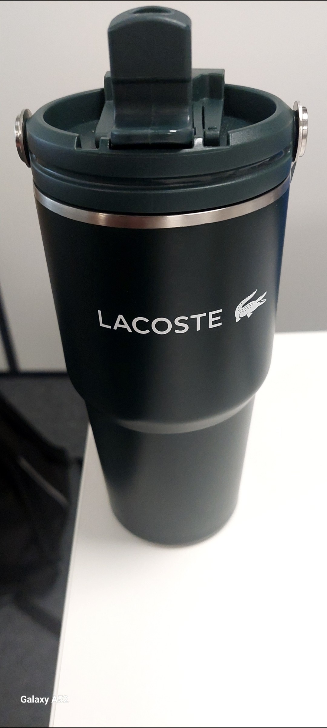 Mug Lacoste

Mug de compétition de mon eminent confrère !!!