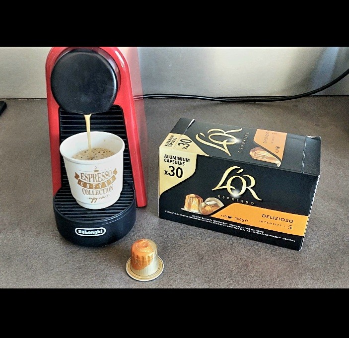 Café L'Or Delizioso en capsule 

Double bien serré ce matin au travail sous une chaleur accablante.
