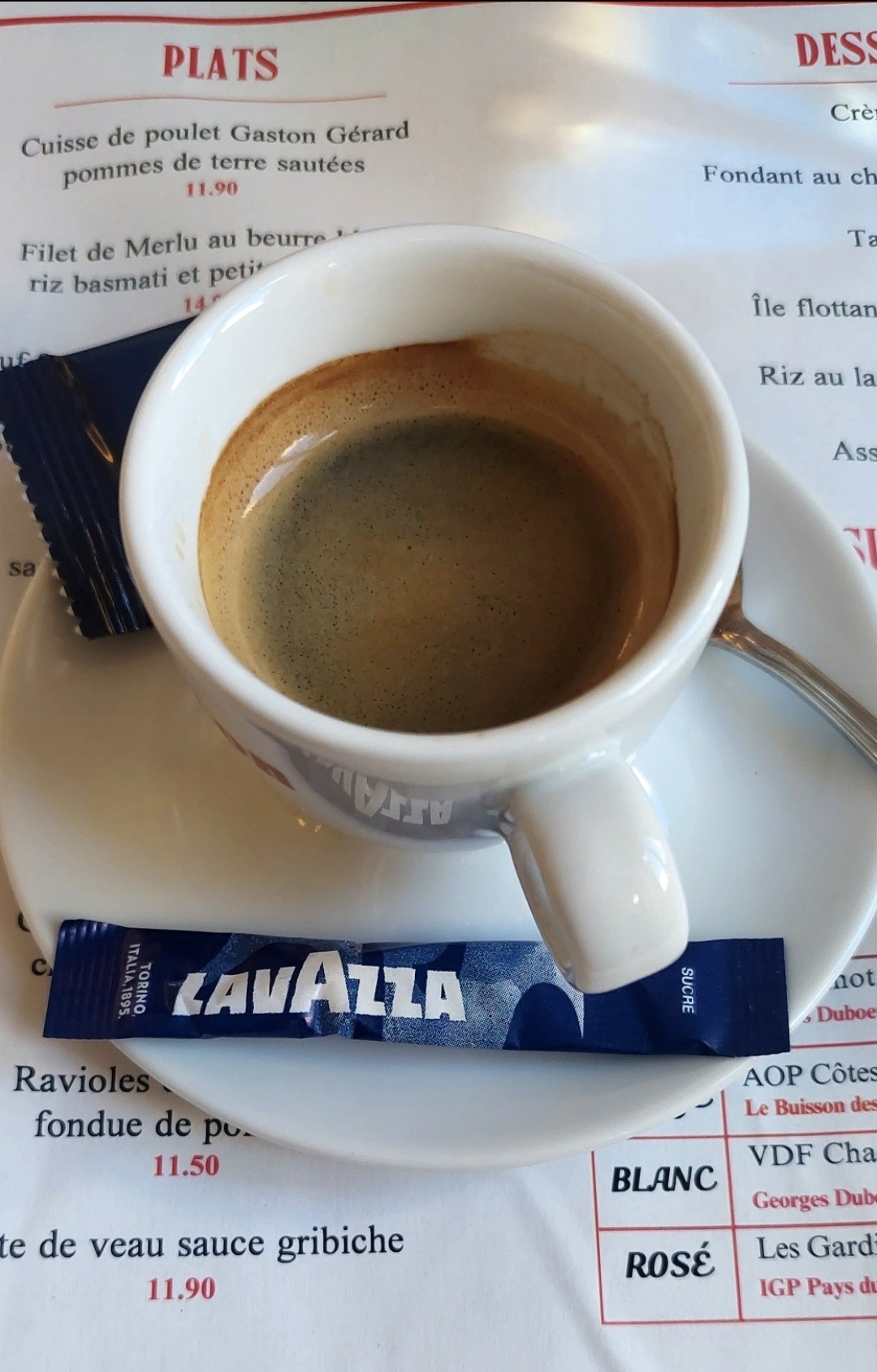 Café Lavazza en grains 

Dîner avec un ancien collègue de travail.
Quoi de mieux qu'un Expresso après ces coquillettes aux truffes